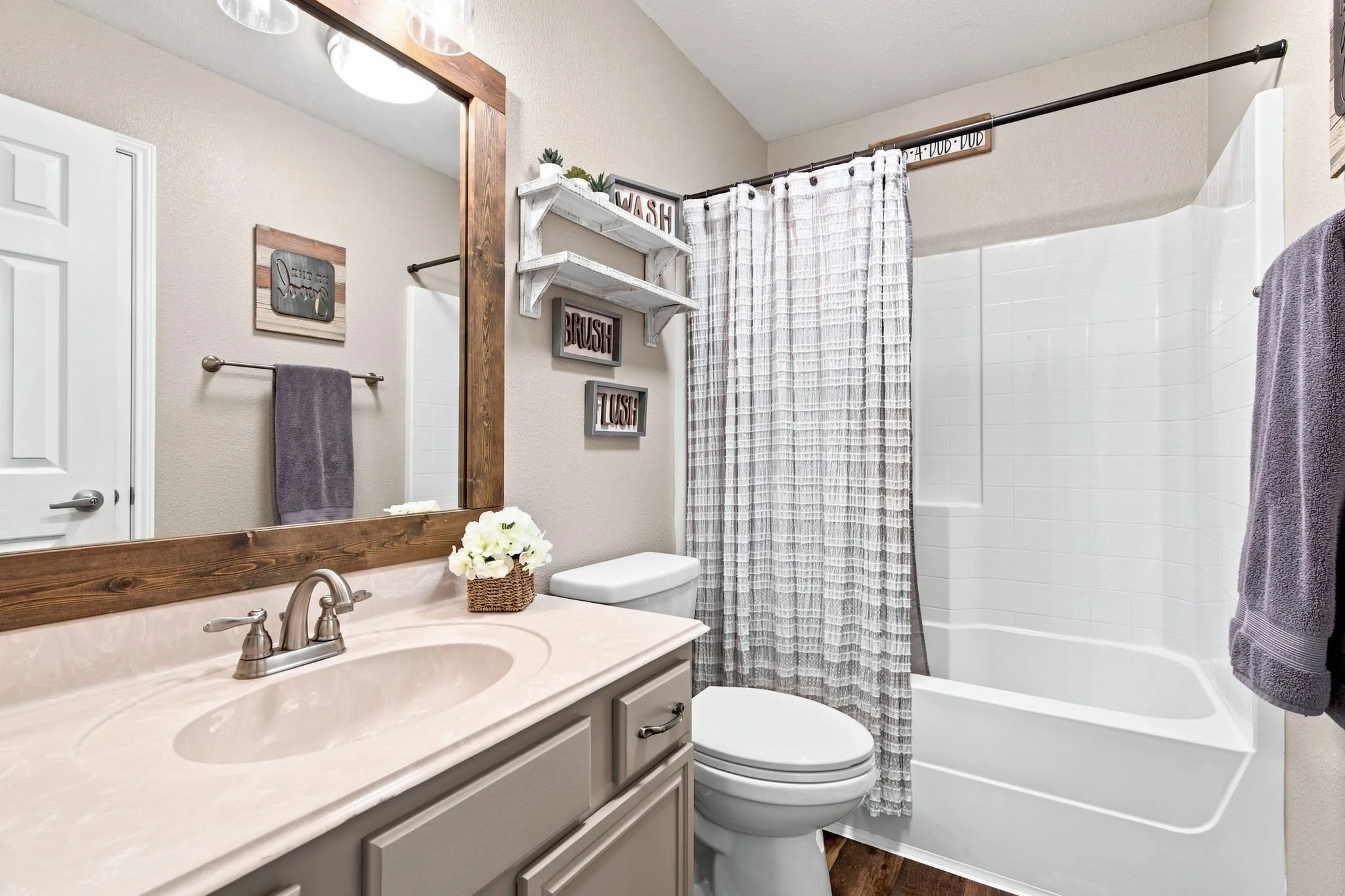 Single Family Residence For Sale in Parker County , 117 Timber Cross Court, Azle, Texas 76020, 4 Bedroom, 2 Bathroom, 2 Garage spaces, 1,744 Sqft, built in 2003, mls#21380649, Real Estate Agent in Azle, Homes For Sale in Parker county, Homes For Sale in Azle, Realtor in Azle Texas, Real Estate Brokerage Independent Realty Texas, Luminita Cordes Realtor
