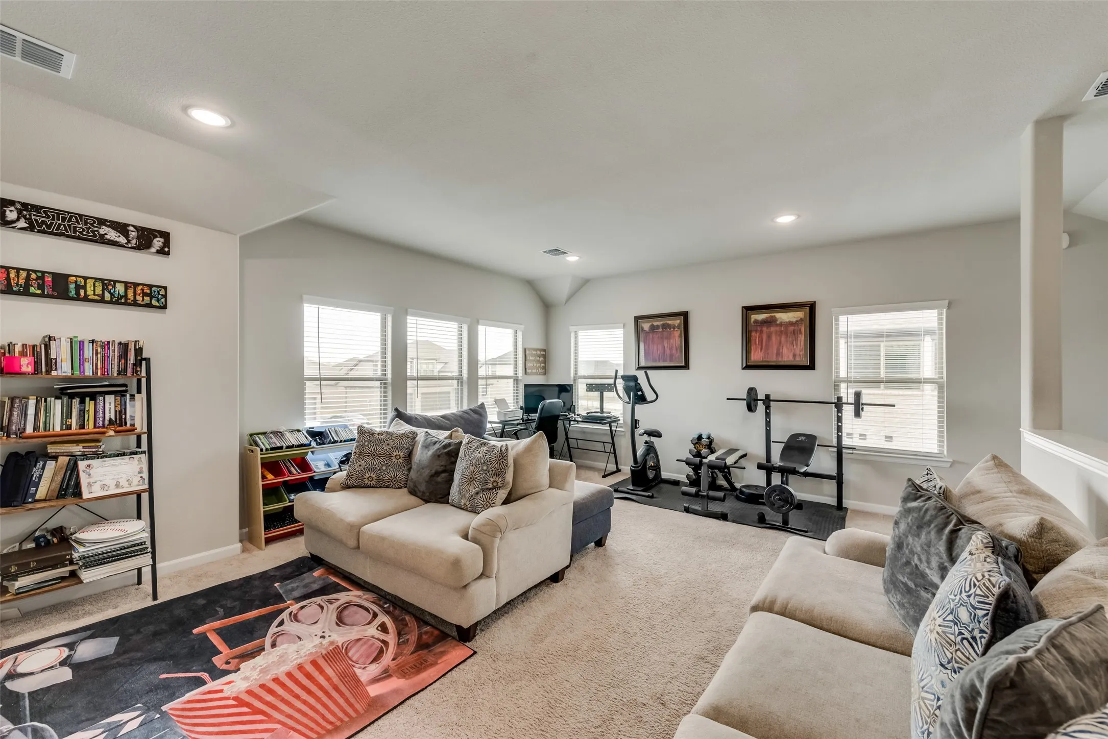 Single Family Residence For Rent in Kaufman County , 529 Ardsley Lane, Forney, Texas 75126, 5 Bedroom, 3 Bathroom, 2 Garage spaces, 2,678 Sqft, built in 2021, mls#21380748, Real Estate Agent in Forney, Homes For Rent in Kaufman county, Homes For Rent in Forney, Realtor in Forney Texas, Real Estate Brokerage Independent Realty Texas, Luminita Cordes Realtor