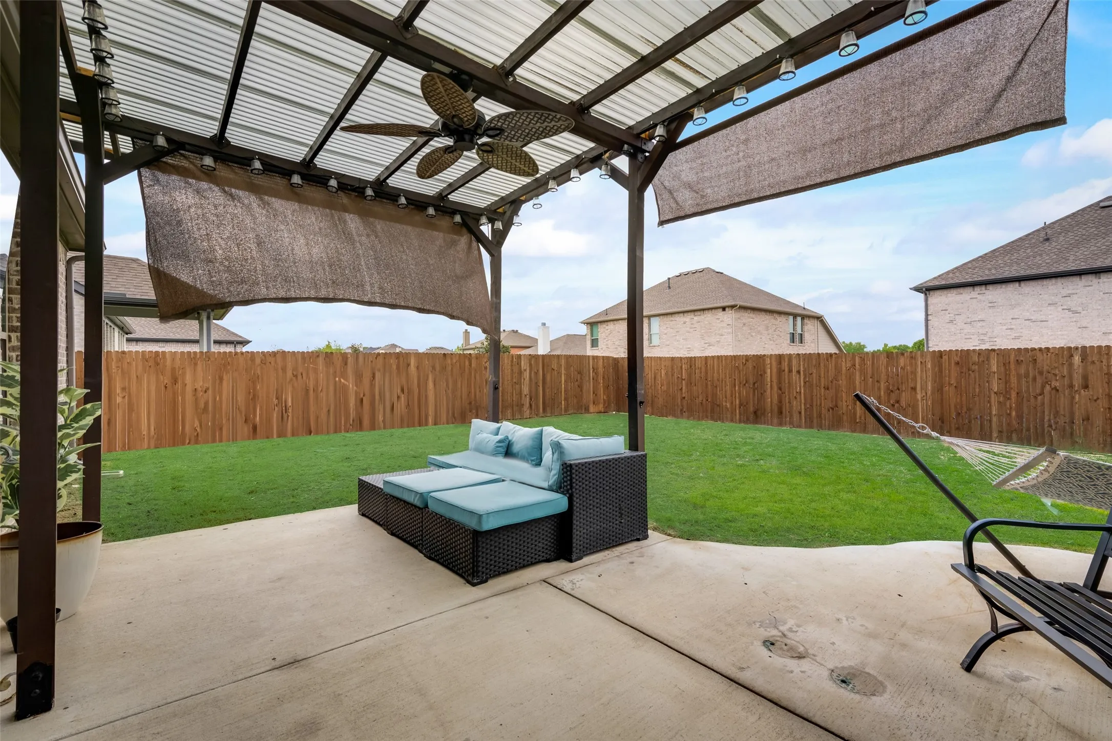Single Family Residence For Rent in Kaufman County , 529 Ardsley Lane, Forney, Texas 75126, 5 Bedroom, 3 Bathroom, 2 Garage spaces, 2,678 Sqft, built in 2021, mls#21380748, Real Estate Agent in Forney, Homes For Rent in Kaufman county, Homes For Rent in Forney, Realtor in Forney Texas, Real Estate Brokerage Independent Realty Texas, Luminita Cordes Realtor