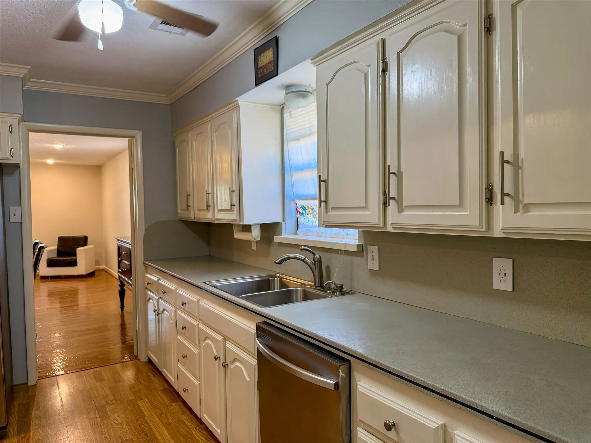 Single Family Residence For Rent in Dallas County , 1302 Patricia Lane, Garland, Texas 75042, 4 Bedroom, 4 Bathroom, 2 Garage spaces, 2,600 Sqft, built in 1959, mls#21380593, Real Estate Agent in Garland, Homes For Rent in Dallas county, Homes For Rent in Garland, Realtor in Garland Texas, Real Estate Brokerage Independent Realty Texas, Luminita Cordes Realtor