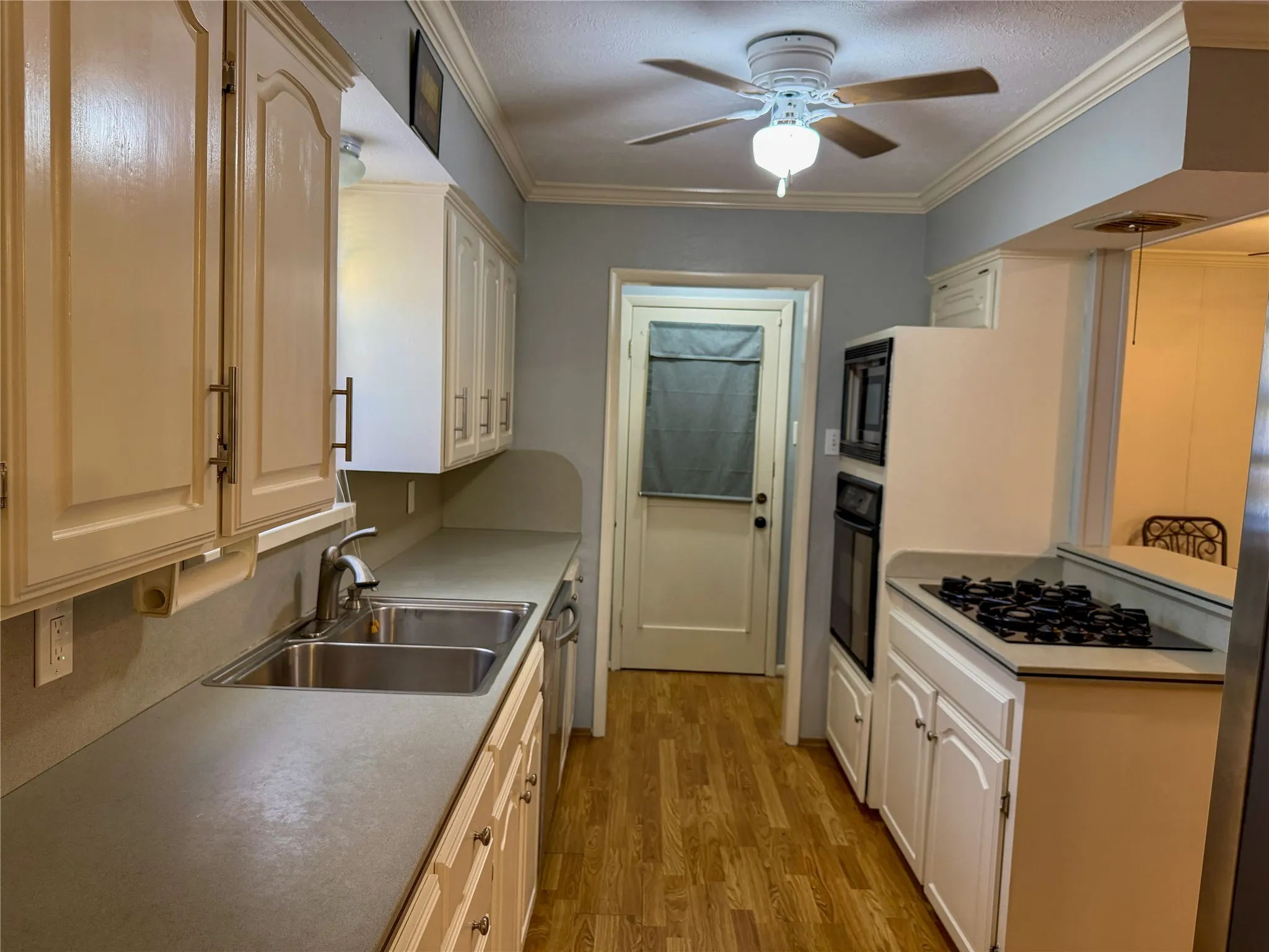 Single Family Residence For Rent in Dallas County , 1302 Patricia Lane, Garland, Texas 75042, 4 Bedroom, 4 Bathroom, 2 Garage spaces, 2,600 Sqft, built in 1959, mls#21380593, Real Estate Agent in Garland, Homes For Rent in Dallas county, Homes For Rent in Garland, Realtor in Garland Texas, Real Estate Brokerage Independent Realty Texas, Luminita Cordes Realtor