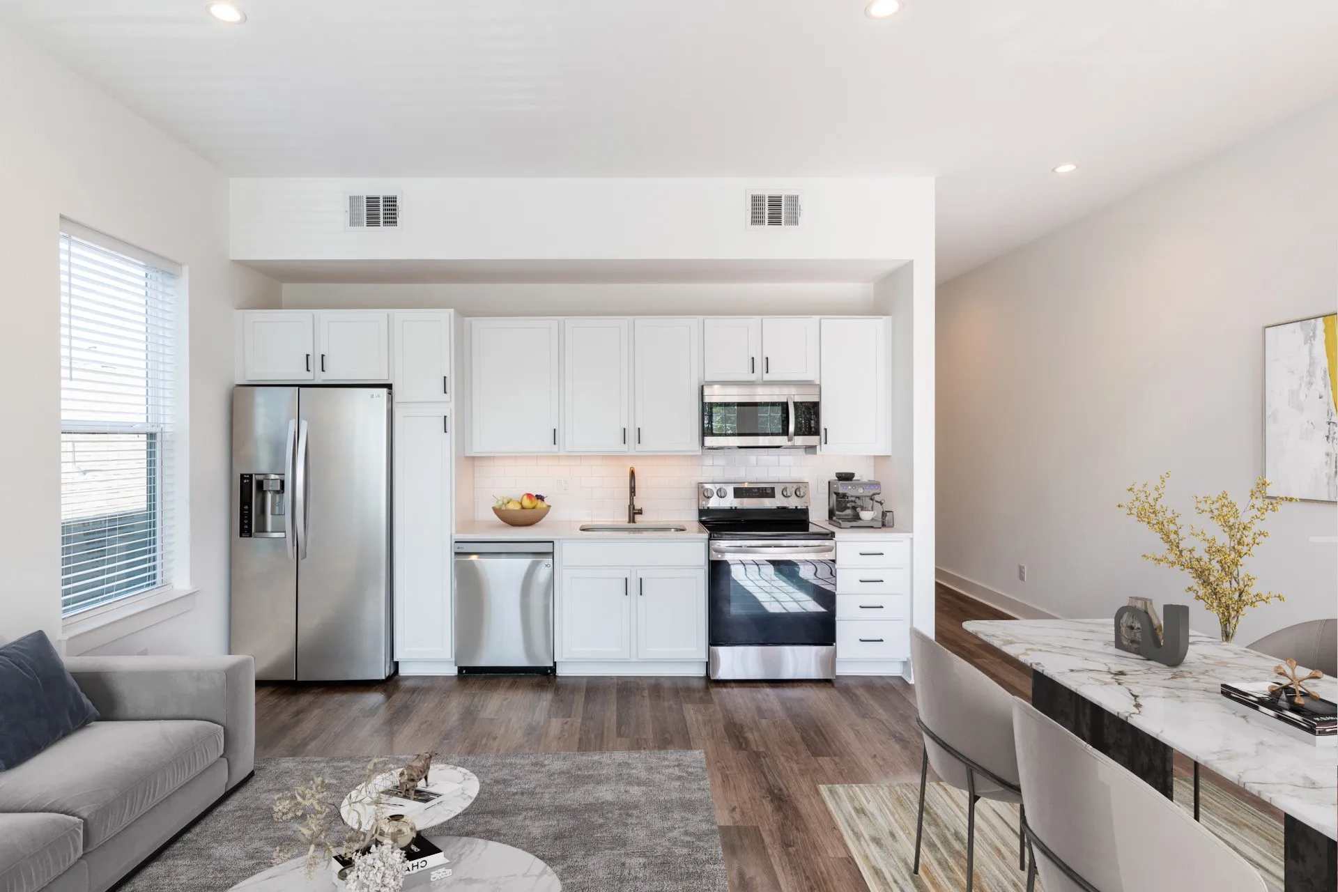 Apartment For Rent in Dallas County , 617 N Tyler Street 303, Dallas, Texas 75208, 1 Bedroom, 1 Bathroom, Garage spaces, 680 Sqft, built in 2020, mls#21380752, Real Estate Agent in Dallas, Homes For Rent in Dallas county, Homes For Rent in Dallas, Realtor in Dallas Texas, Real Estate Brokerage Independent Realty Texas, Luminita Cordes Realtor