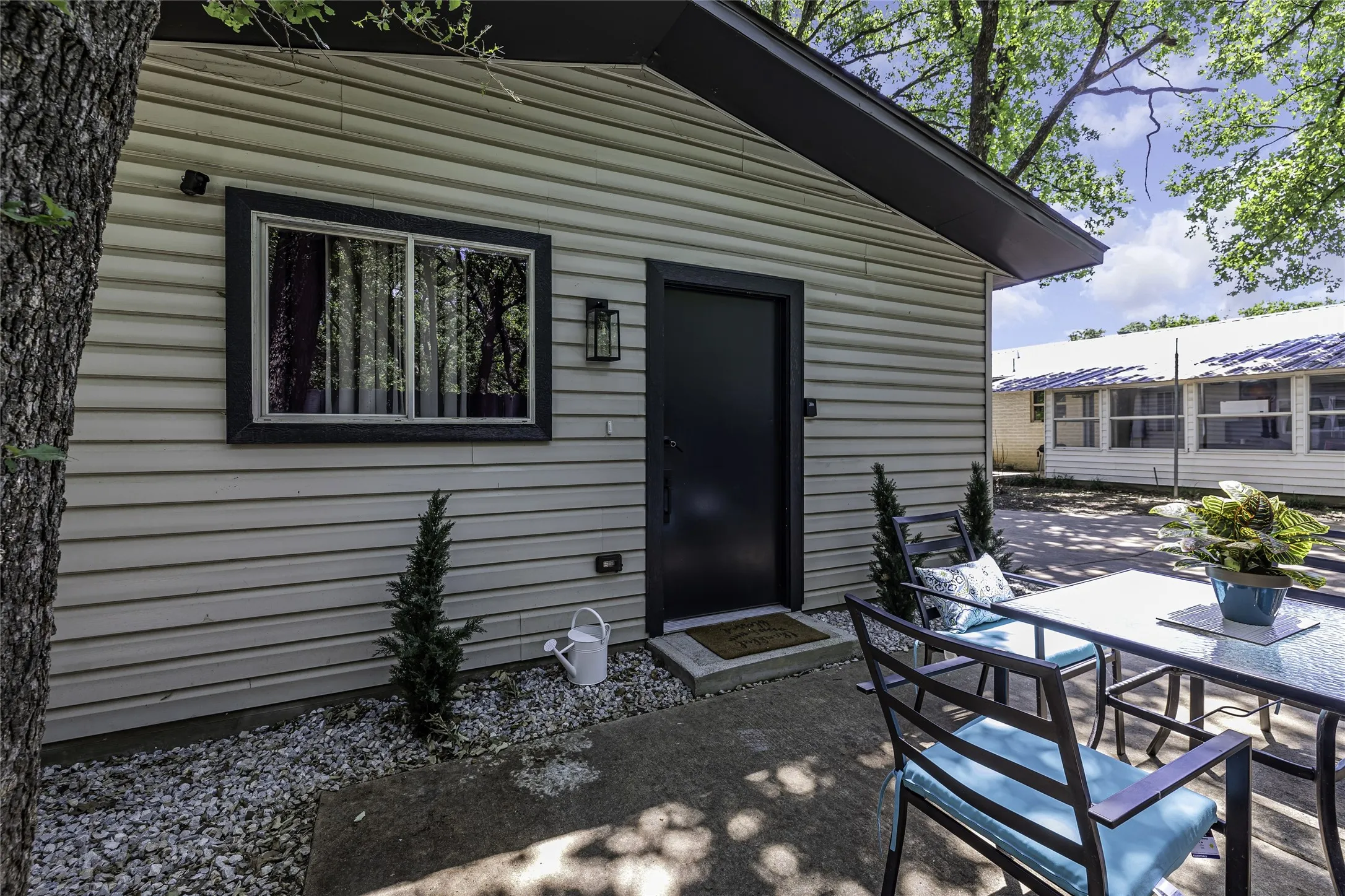 Single Family Residence For Rent in Tarrant County , 1428 N Main Street B, Mansfield, Texas 76063, 2 Bedroom, 1 Bathroom, Garage spaces, 600 Sqft, built in 2001, mls#21380754, Real Estate Agent in Mansfield, Homes For Rent in Tarrant county, Homes For Rent in Mansfield, Realtor in Mansfield Texas, Real Estate Brokerage Independent Realty Texas, Luminita Cordes Realtor