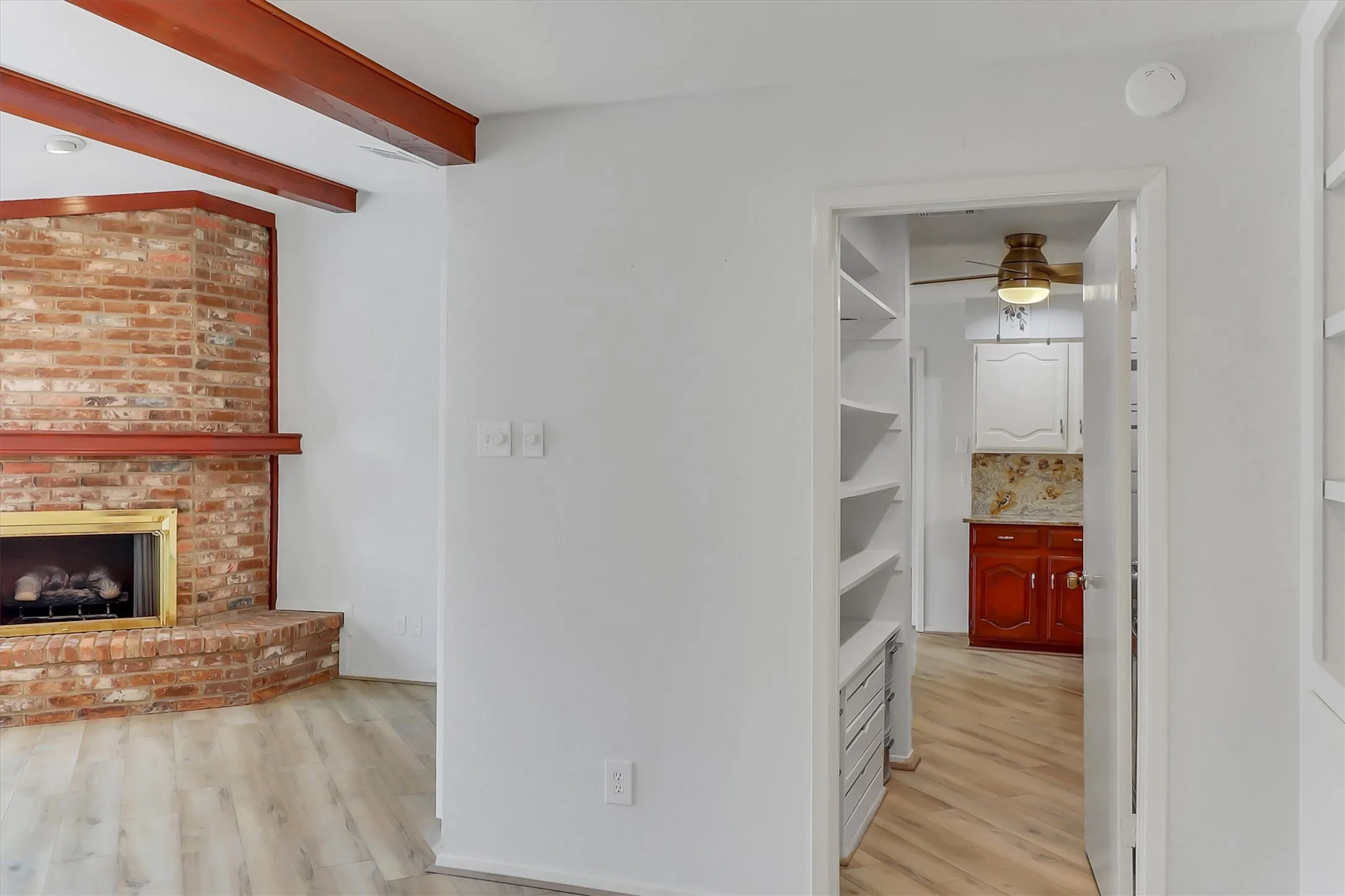  Access to pantry