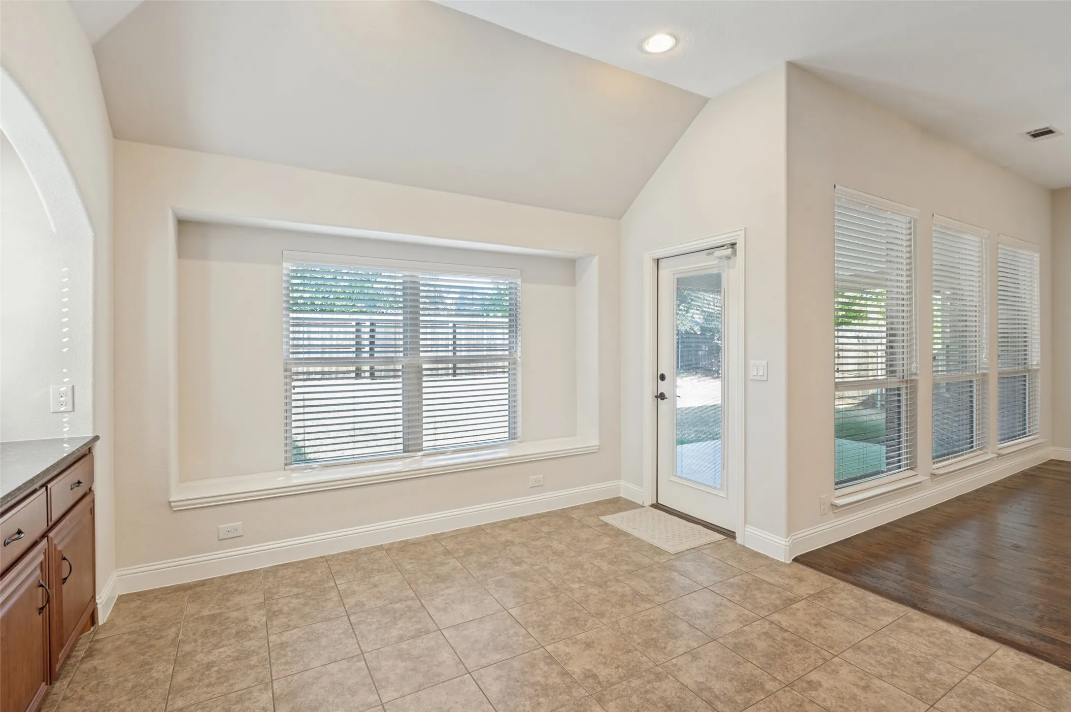 Single Family Residence For Sale in Denton County , 8304 Spitfire Trail, Aubrey, Texas 76227, 4 Bedroom, 2 Bathroom, 2 Garage spaces, 2,302 Sqft, built in 2014, mls#21380013, Real Estate Agent in Aubrey, Homes For Sale in Denton county, Homes For Sale in Aubrey, Realtor in Aubrey Texas, Real Estate Brokerage Independent Realty Texas, Luminita Cordes Realtor