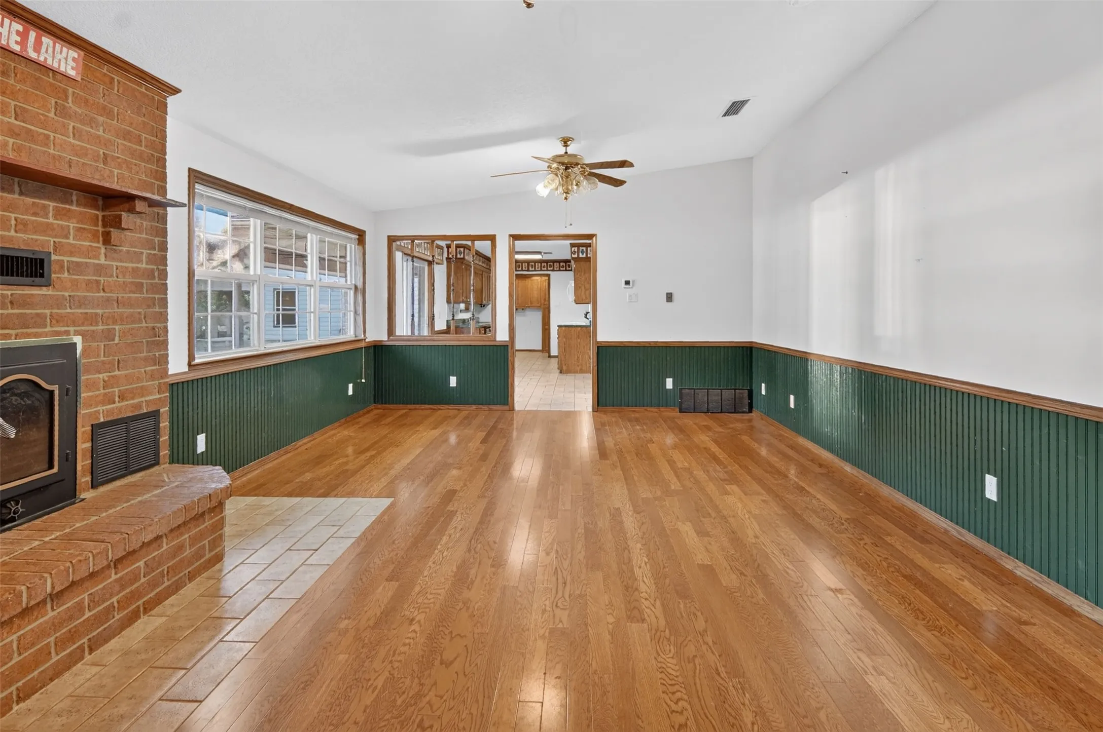 Single Family Residence For Sale in Rains County , 1189 RSCR 3325, Emory, Texas 75440, 3 Bedroom, 3 Bathroom, 2 Garage spaces, 1,532 Sqft, built in 1996, mls#21380763, Real Estate Agent in Emory, Homes For Sale in Rains county, Homes For Sale in Emory, Realtor in Emory Texas, Real Estate Brokerage Independent Realty Texas, Luminita Cordes Realtor