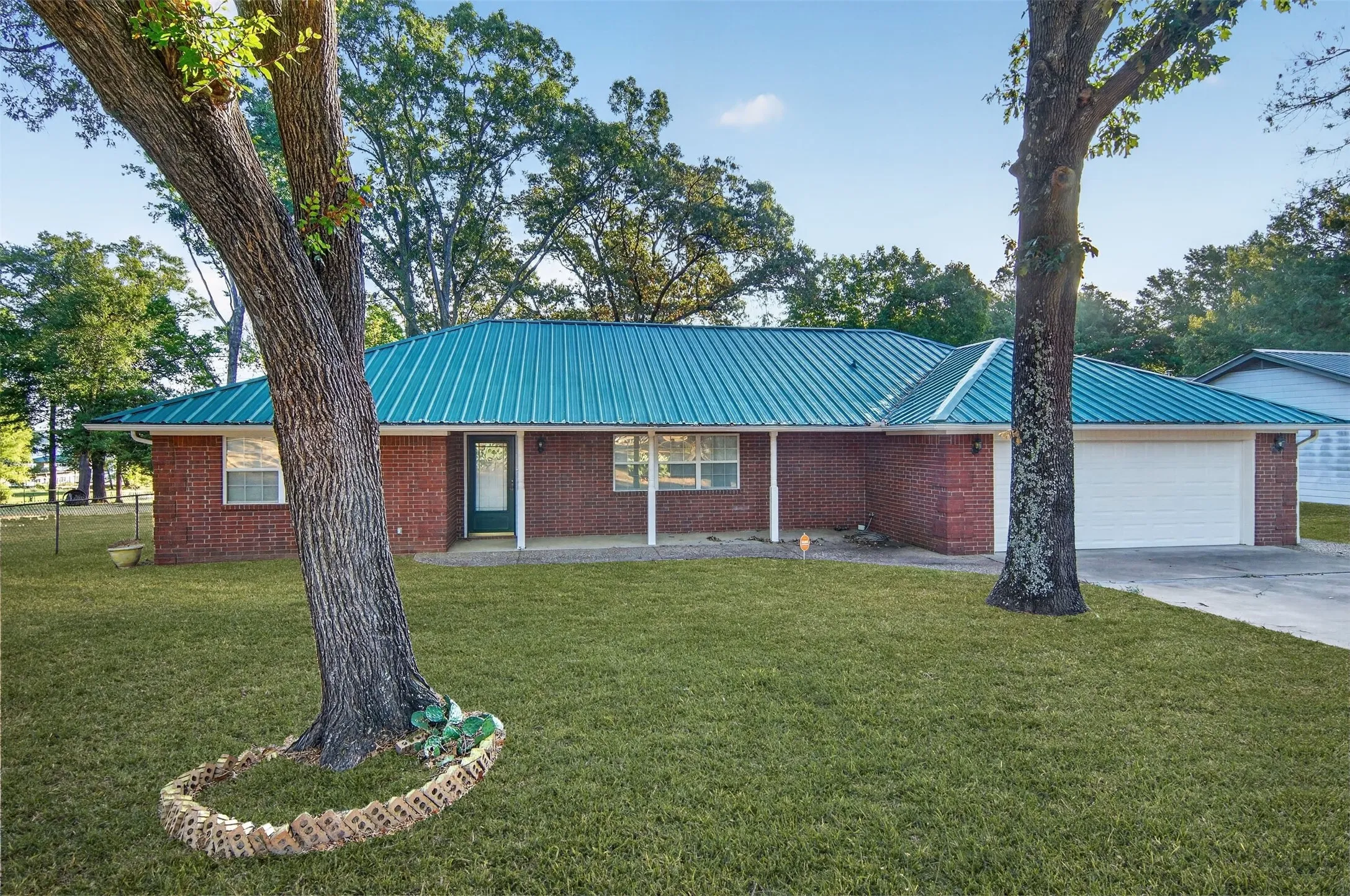 Single Family Residence For Sale in Rains County , 1189 RSCR 3325, Emory, Texas 75440, 3 Bedroom, 3 Bathroom, 2 Garage spaces, 1,532 Sqft, built in 1996, mls#21380763, Real Estate Agent in Emory, Homes For Sale in Rains county, Homes For Sale in Emory, Realtor in Emory Texas, Real Estate Brokerage Independent Realty Texas, Luminita Cordes Realtor