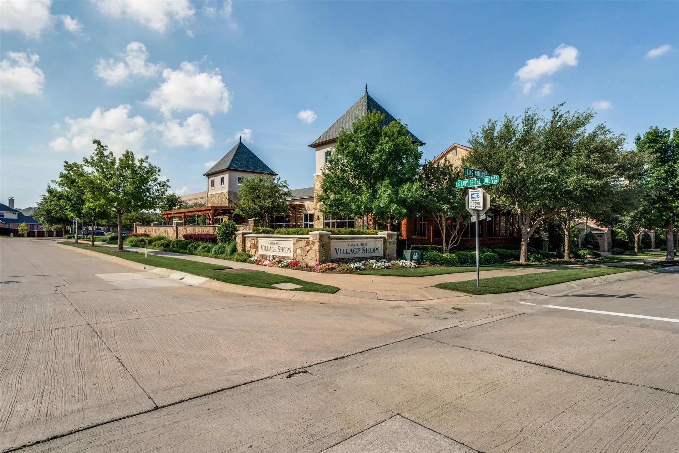 Single Family Residence For Sale in Denton County , 2521 Sir Tristram Lane, Lewisville, Texas 75056, 4 Bedroom, 5 Bathroom, 3 Garage spaces, 3,550 Sqft, built in 1998, mls#21380711, Real Estate Agent in Lewisville, Homes For Sale in Denton county, Homes For Sale in Lewisville, Realtor in Lewisville Texas, Real Estate Brokerage Independent Realty Texas, Luminita Cordes Realtor
