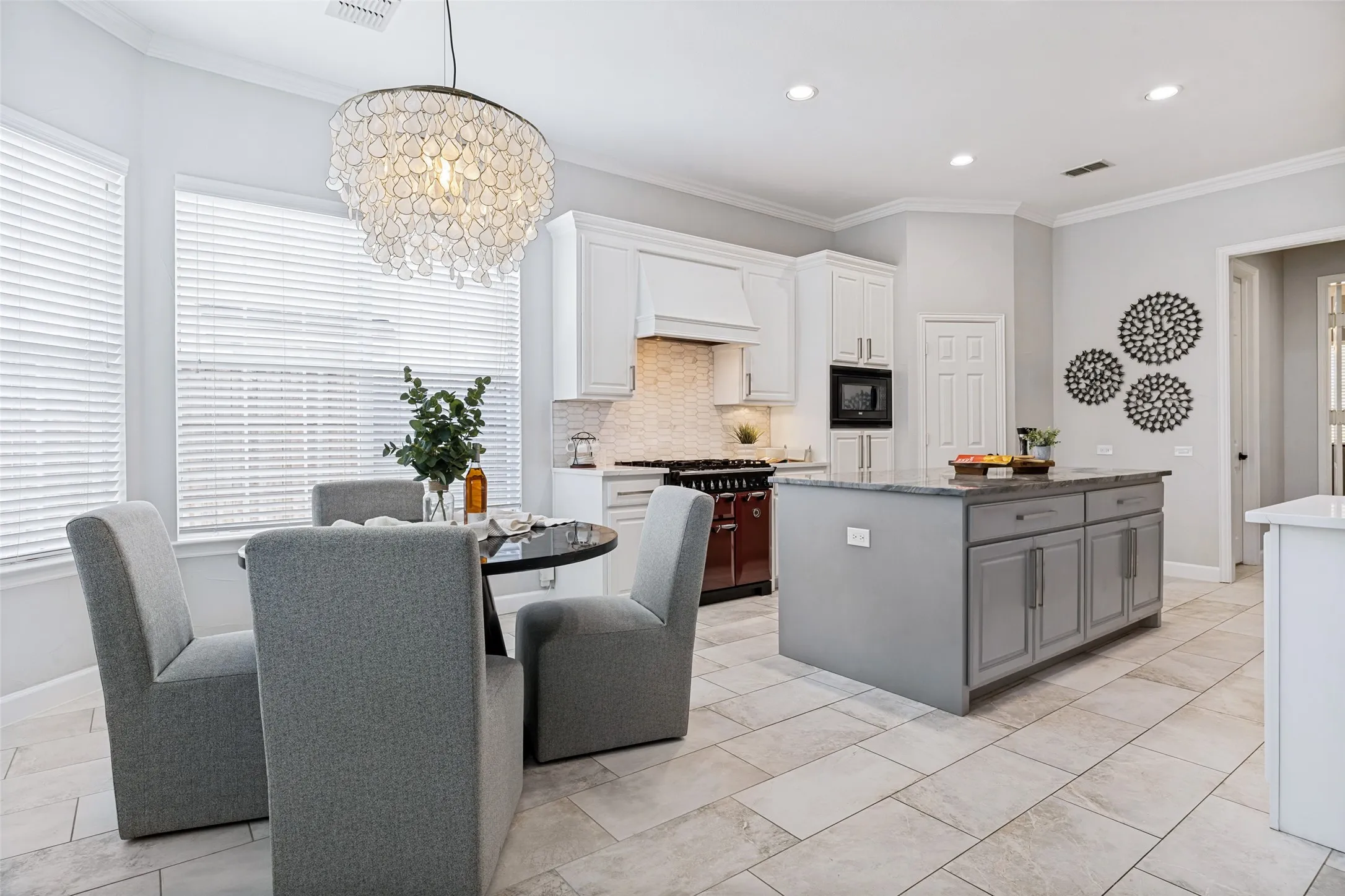 Single Family Residence For Sale in Denton County , 2521 Sir Tristram Lane, Lewisville, Texas 75056, 4 Bedroom, 5 Bathroom, 3 Garage spaces, 3,550 Sqft, built in 1998, mls#21380711, Real Estate Agent in Lewisville, Homes For Sale in Denton county, Homes For Sale in Lewisville, Realtor in Lewisville Texas, Real Estate Brokerage Independent Realty Texas, Luminita Cordes Realtor