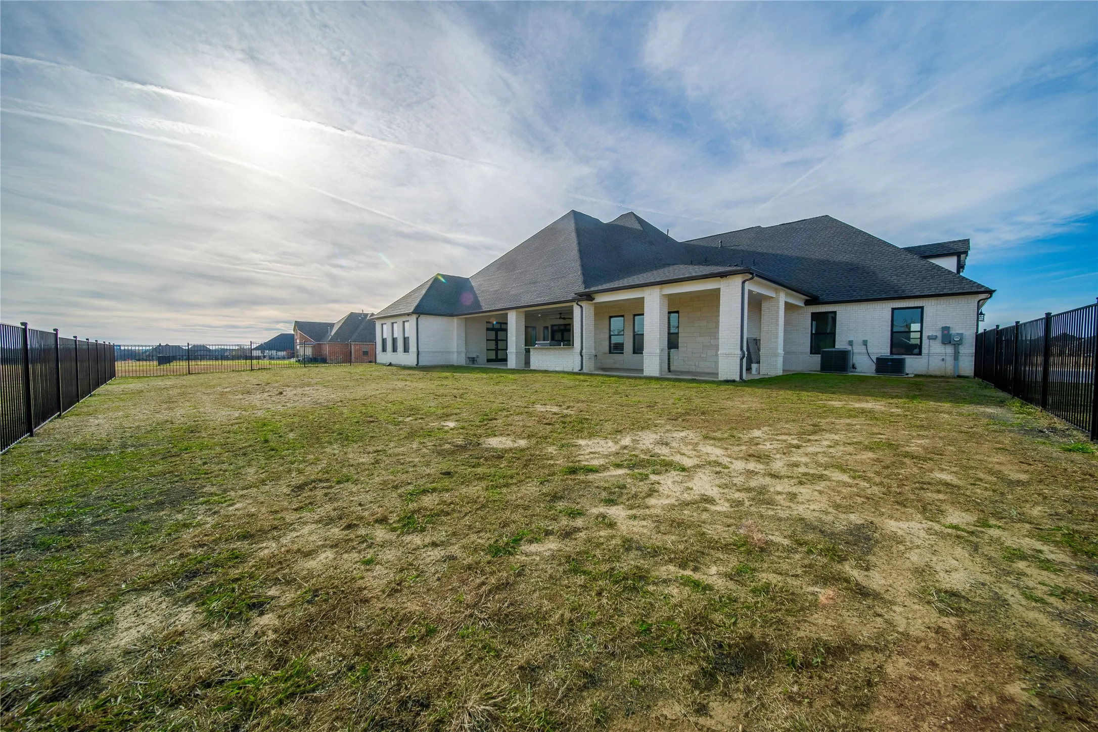 Single Family Residence For Sale in Rockwall County , 165 Ranch House Road, Rockwall, Texas 75032, 4 Bedroom, 4 Bathroom, 3 Garage spaces, 3,479 Sqft, built in 2021, mls#21374236, Real Estate Agent in Rockwall, Homes For Sale in Rockwall county, Homes For Sale in Rockwall, Realtor in Rockwall Texas, Real Estate Brokerage Independent Realty Texas, Luminita Cordes Realtor