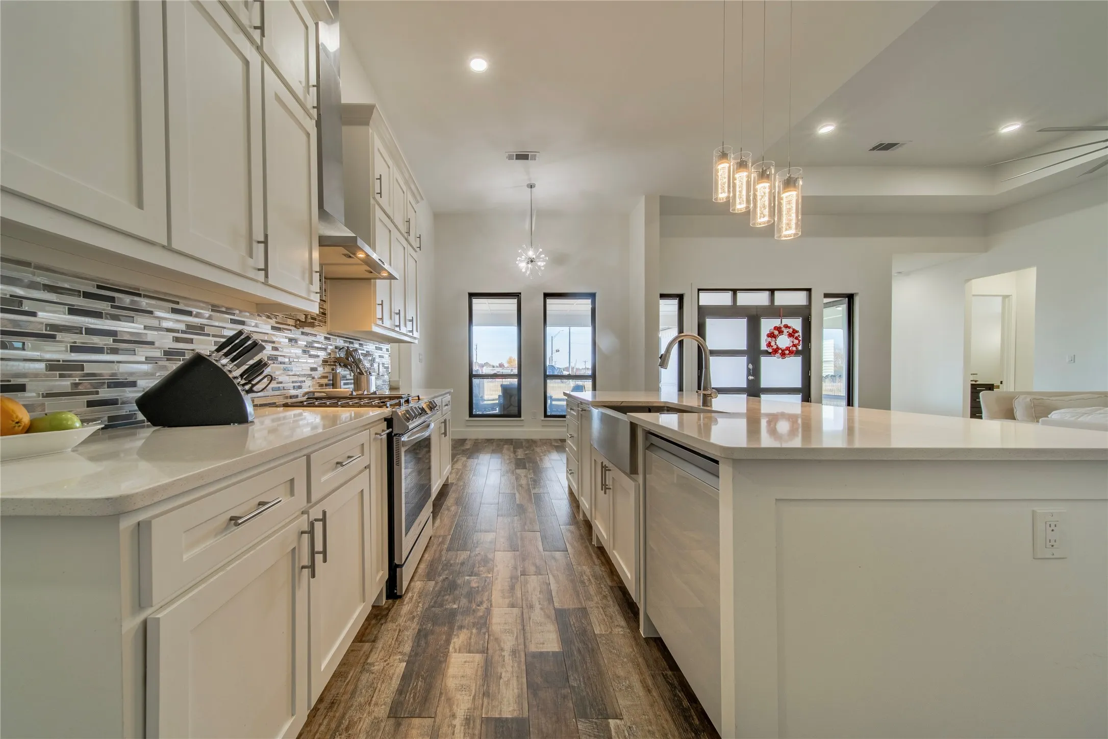 Single Family Residence For Sale in Rockwall County , 165 Ranch House Road, Rockwall, Texas 75032, 4 Bedroom, 4 Bathroom, 3 Garage spaces, 3,479 Sqft, built in 2021, mls#21374236, Real Estate Agent in Rockwall, Homes For Sale in Rockwall county, Homes For Sale in Rockwall, Realtor in Rockwall Texas, Real Estate Brokerage Independent Realty Texas, Luminita Cordes Realtor