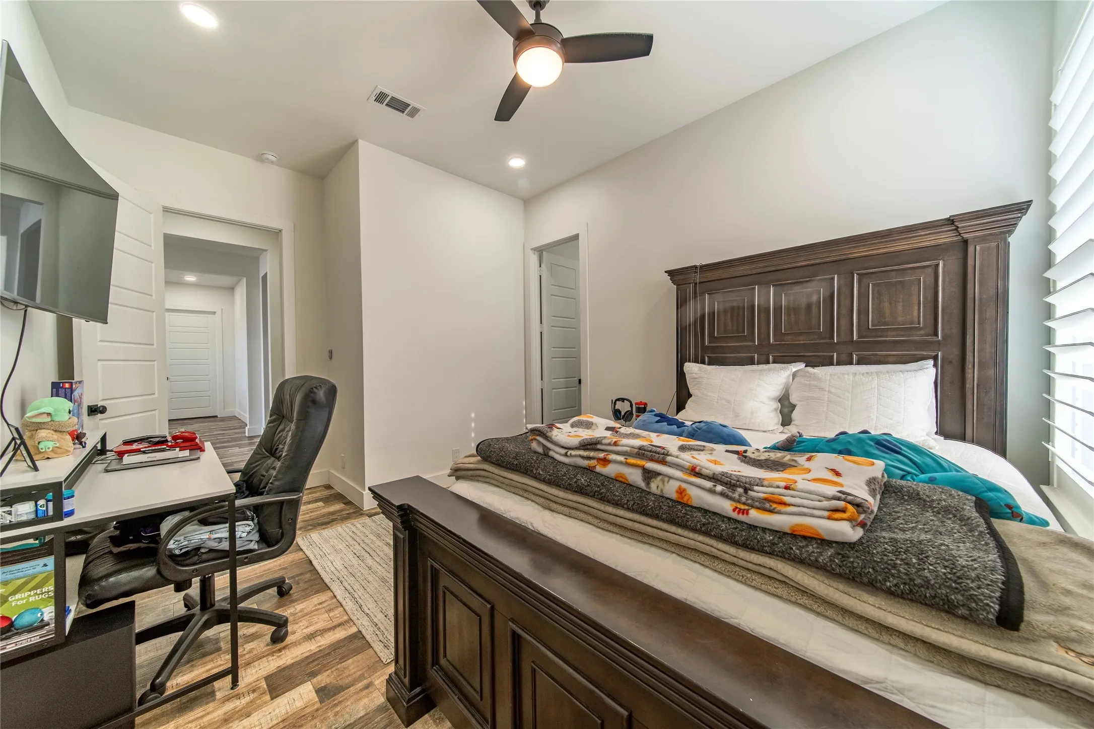 Single Family Residence For Sale in Rockwall County , 165 Ranch House Road, Rockwall, Texas 75032, 4 Bedroom, 4 Bathroom, 3 Garage spaces, 3,479 Sqft, built in 2021, mls#21374236, Real Estate Agent in Rockwall, Homes For Sale in Rockwall county, Homes For Sale in Rockwall, Realtor in Rockwall Texas, Real Estate Brokerage Independent Realty Texas, Luminita Cordes Realtor