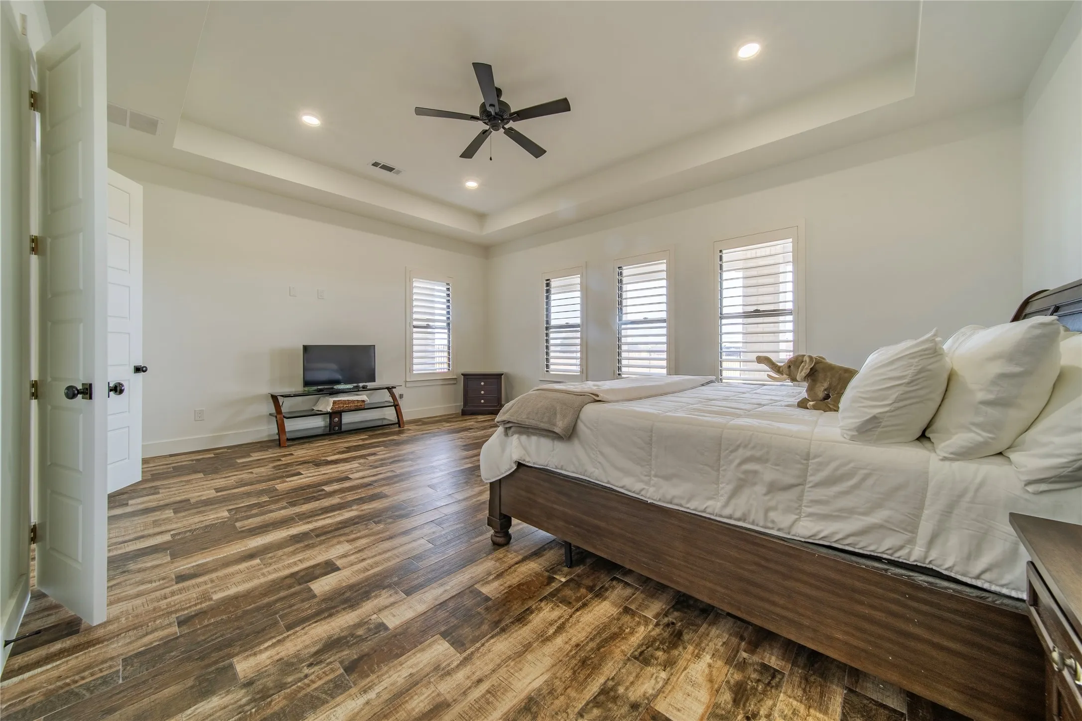 Single Family Residence For Sale in Rockwall County , 165 Ranch House Road, Rockwall, Texas 75032, 4 Bedroom, 4 Bathroom, 3 Garage spaces, 3,479 Sqft, built in 2021, mls#21374236, Real Estate Agent in Rockwall, Homes For Sale in Rockwall county, Homes For Sale in Rockwall, Realtor in Rockwall Texas, Real Estate Brokerage Independent Realty Texas, Luminita Cordes Realtor