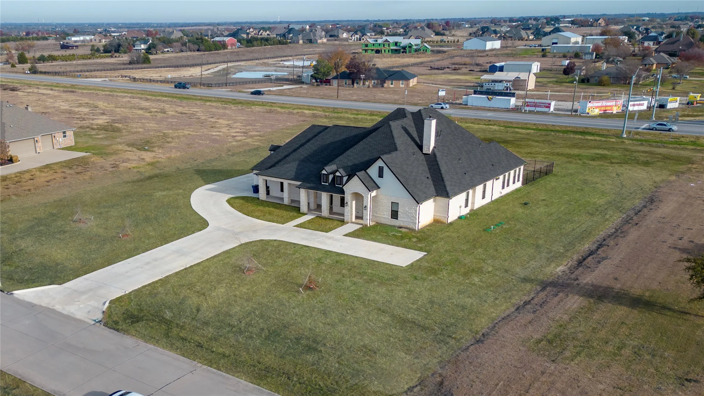 Single Family Residence For Sale in Rockwall County , 165 Ranch House Road, Rockwall, Texas 75032, 4 Bedroom, 4 Bathroom, 3 Garage spaces, 3,479 Sqft, built in 2021, mls#21374236, Real Estate Agent in Rockwall, Homes For Sale in Rockwall county, Homes For Sale in Rockwall, Realtor in Rockwall Texas, Real Estate Brokerage Independent Realty Texas, Luminita Cordes Realtor