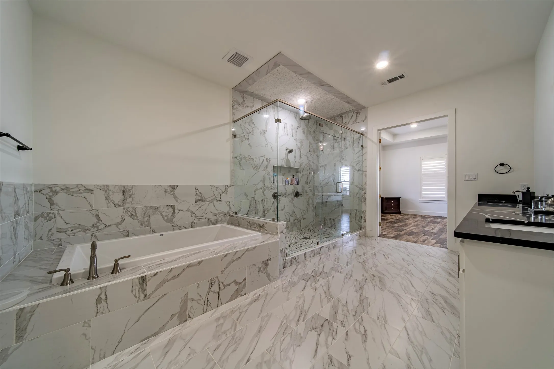Single Family Residence For Sale in Rockwall County , 165 Ranch House Road, Rockwall, Texas 75032, 4 Bedroom, 4 Bathroom, 3 Garage spaces, 3,479 Sqft, built in 2021, mls#21374236, Real Estate Agent in Rockwall, Homes For Sale in Rockwall county, Homes For Sale in Rockwall, Realtor in Rockwall Texas, Real Estate Brokerage Independent Realty Texas, Luminita Cordes Realtor