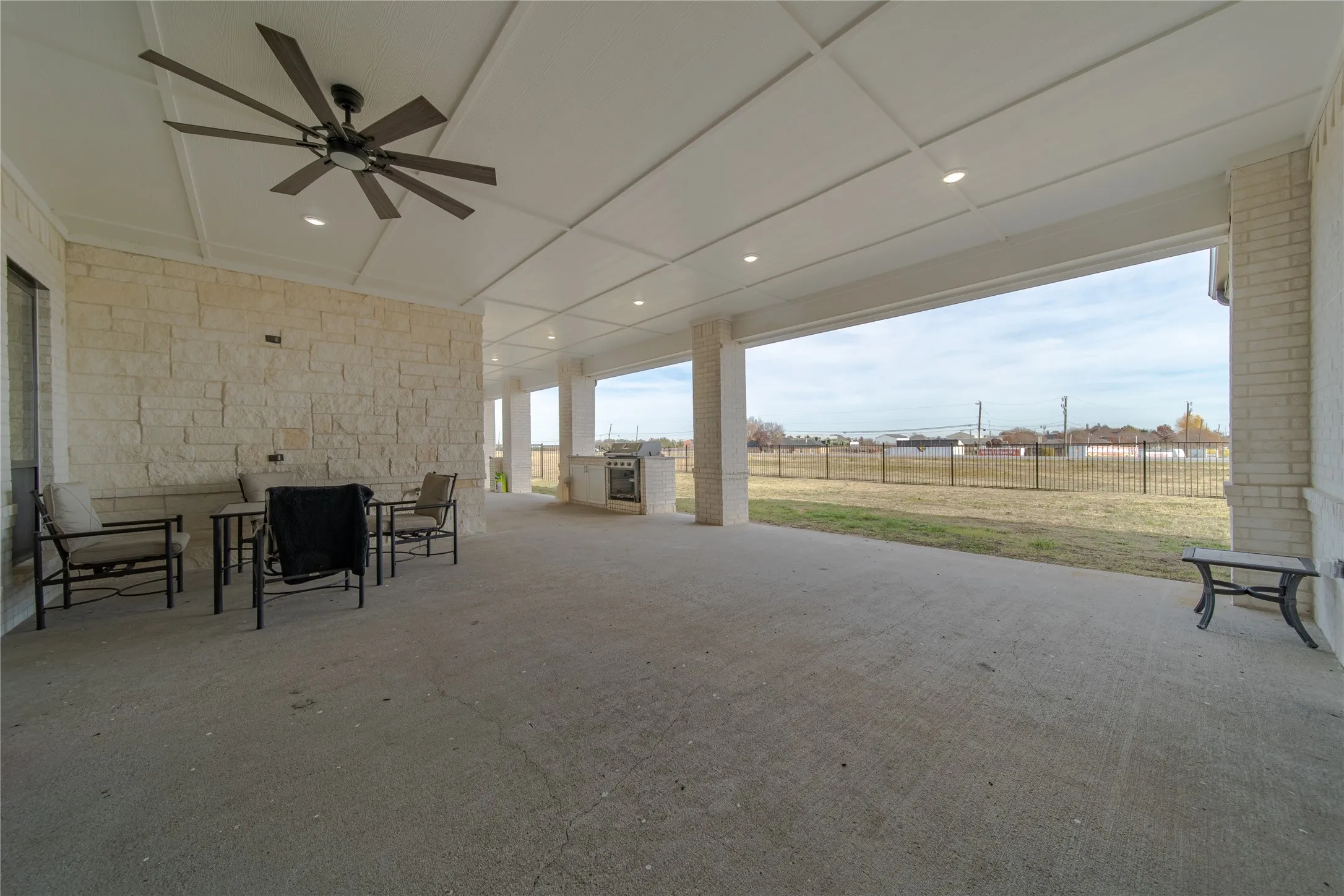 Single Family Residence For Sale in Rockwall County , 165 Ranch House Road, Rockwall, Texas 75032, 4 Bedroom, 4 Bathroom, 3 Garage spaces, 3,479 Sqft, built in 2021, mls#21374236, Real Estate Agent in Rockwall, Homes For Sale in Rockwall county, Homes For Sale in Rockwall, Realtor in Rockwall Texas, Real Estate Brokerage Independent Realty Texas, Luminita Cordes Realtor