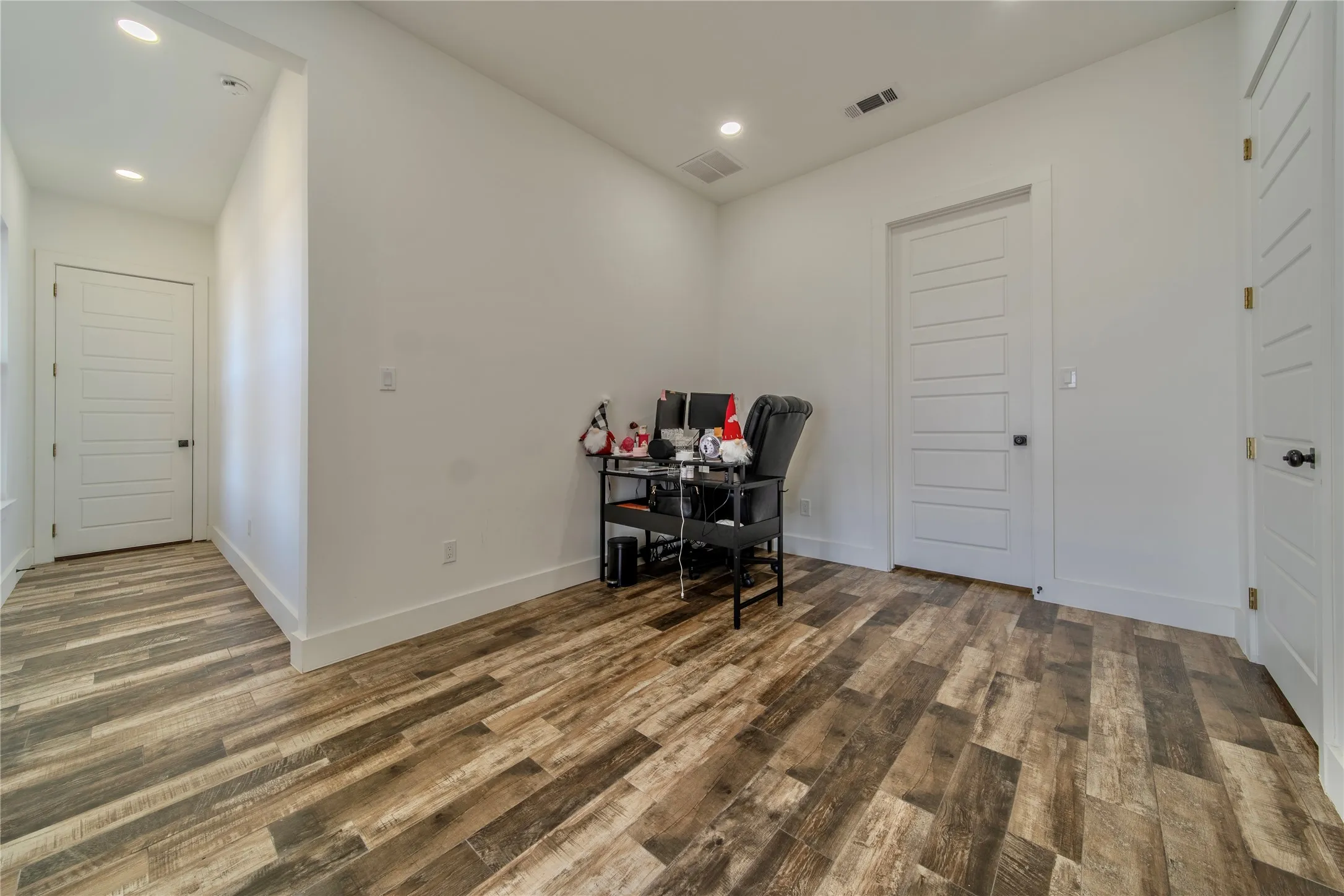 Single Family Residence For Sale in Rockwall County , 165 Ranch House Road, Rockwall, Texas 75032, 4 Bedroom, 4 Bathroom, 3 Garage spaces, 3,479 Sqft, built in 2021, mls#21374236, Real Estate Agent in Rockwall, Homes For Sale in Rockwall county, Homes For Sale in Rockwall, Realtor in Rockwall Texas, Real Estate Brokerage Independent Realty Texas, Luminita Cordes Realtor