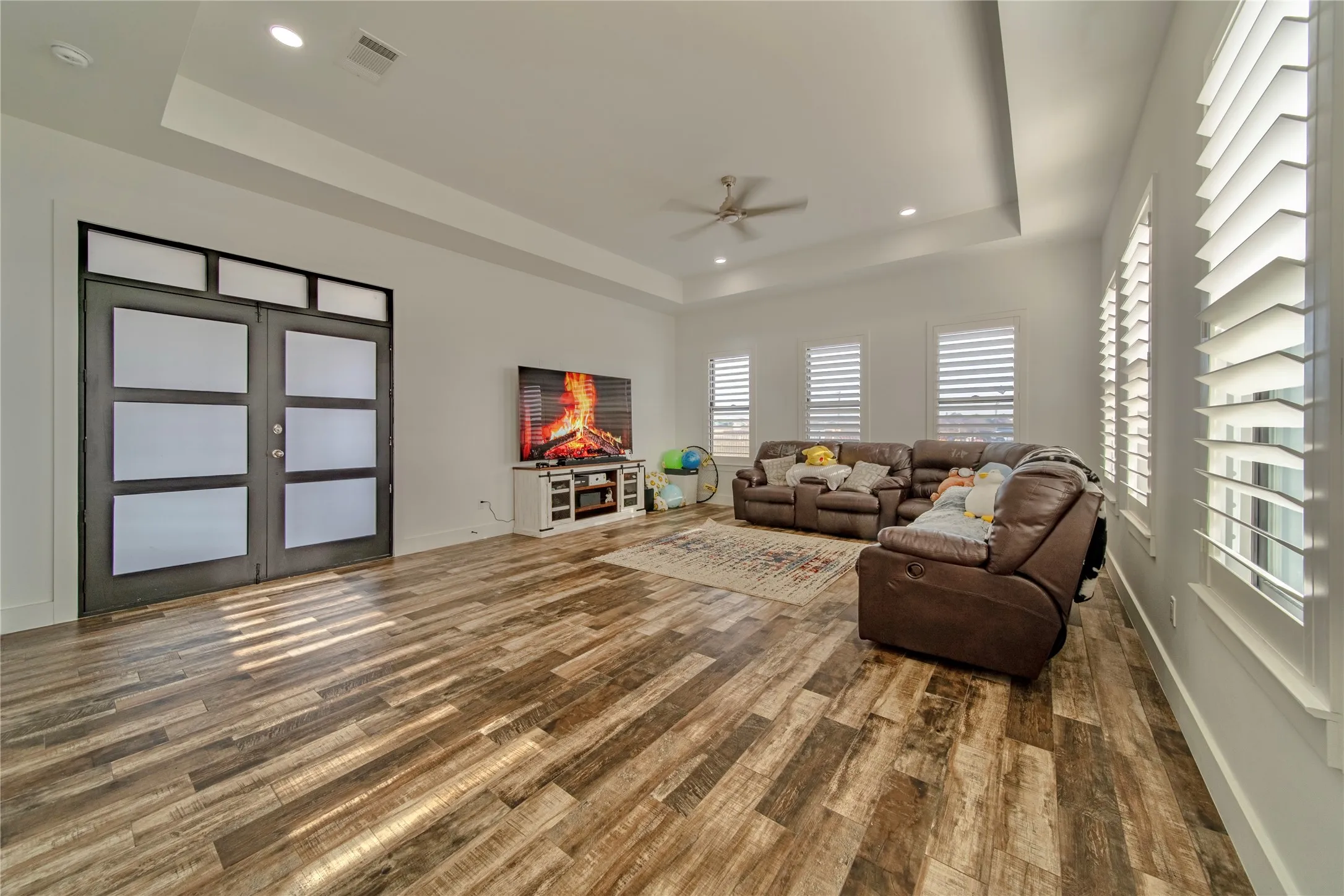 Single Family Residence For Sale in Rockwall County , 165 Ranch House Road, Rockwall, Texas 75032, 4 Bedroom, 4 Bathroom, 3 Garage spaces, 3,479 Sqft, built in 2021, mls#21374236, Real Estate Agent in Rockwall, Homes For Sale in Rockwall county, Homes For Sale in Rockwall, Realtor in Rockwall Texas, Real Estate Brokerage Independent Realty Texas, Luminita Cordes Realtor