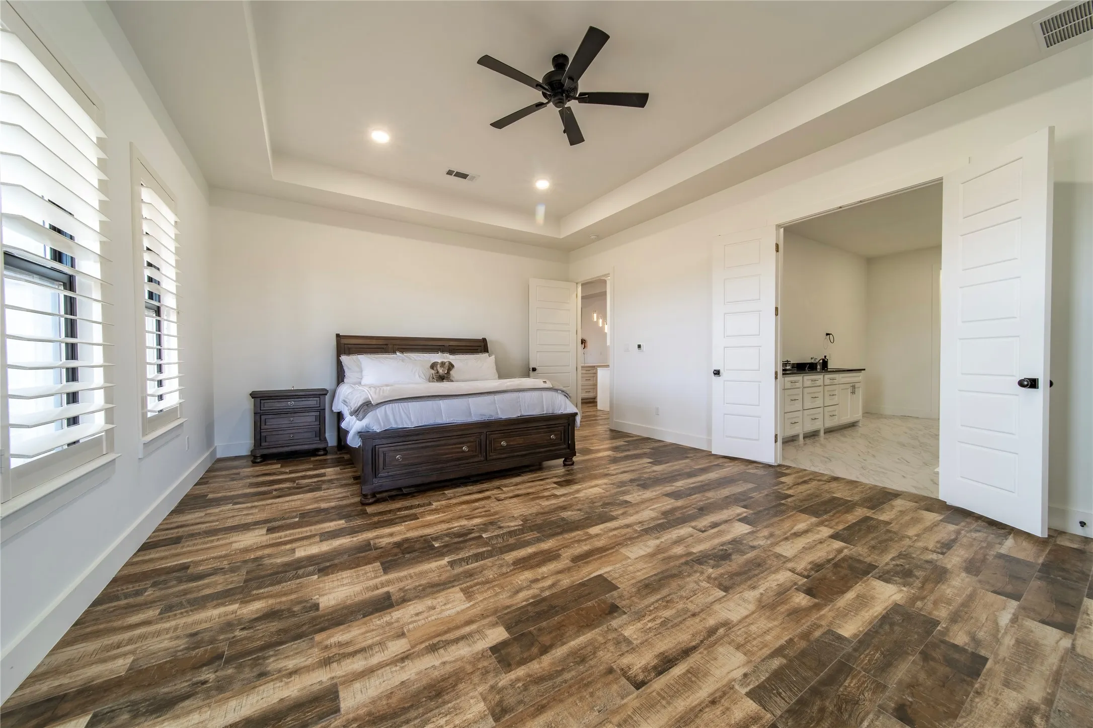 Single Family Residence For Sale in Rockwall County , 165 Ranch House Road, Rockwall, Texas 75032, 4 Bedroom, 4 Bathroom, 3 Garage spaces, 3,479 Sqft, built in 2021, mls#21374236, Real Estate Agent in Rockwall, Homes For Sale in Rockwall county, Homes For Sale in Rockwall, Realtor in Rockwall Texas, Real Estate Brokerage Independent Realty Texas, Luminita Cordes Realtor