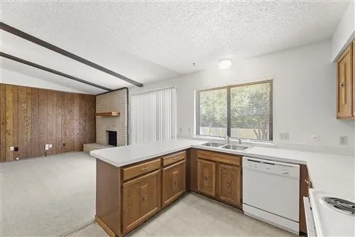 Single Family Residence For Rent in Tarrant County , 2205 Foxcroft Lane, Arlington, Texas 76014, 3 Bedroom, 2 Bathroom, 2 Garage spaces, 1,706 Sqft, built in 1980, mls#21380779, Real Estate Agent in Arlington, Homes For Rent in Tarrant county, Homes For Rent in Arlington, Realtor in Arlington Texas, Real Estate Brokerage Independent Realty Texas, Luminita Cordes Realtor