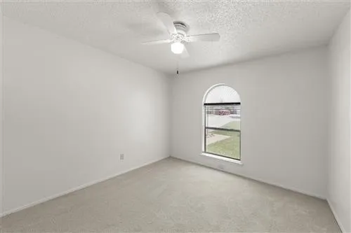 Single Family Residence For Rent in Tarrant County , 2205 Foxcroft Lane, Arlington, Texas 76014, 3 Bedroom, 2 Bathroom, 2 Garage spaces, 1,706 Sqft, built in 1980, mls#21380779, Real Estate Agent in Arlington, Homes For Rent in Tarrant county, Homes For Rent in Arlington, Realtor in Arlington Texas, Real Estate Brokerage Independent Realty Texas, Luminita Cordes Realtor