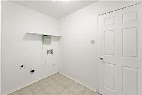 Single Family Residence For Rent in Tarrant County , 2205 Foxcroft Lane, Arlington, Texas 76014, 3 Bedroom, 2 Bathroom, 2 Garage spaces, 1,706 Sqft, built in 1980, mls#21380779, Real Estate Agent in Arlington, Homes For Rent in Tarrant county, Homes For Rent in Arlington, Realtor in Arlington Texas, Real Estate Brokerage Independent Realty Texas, Luminita Cordes Realtor