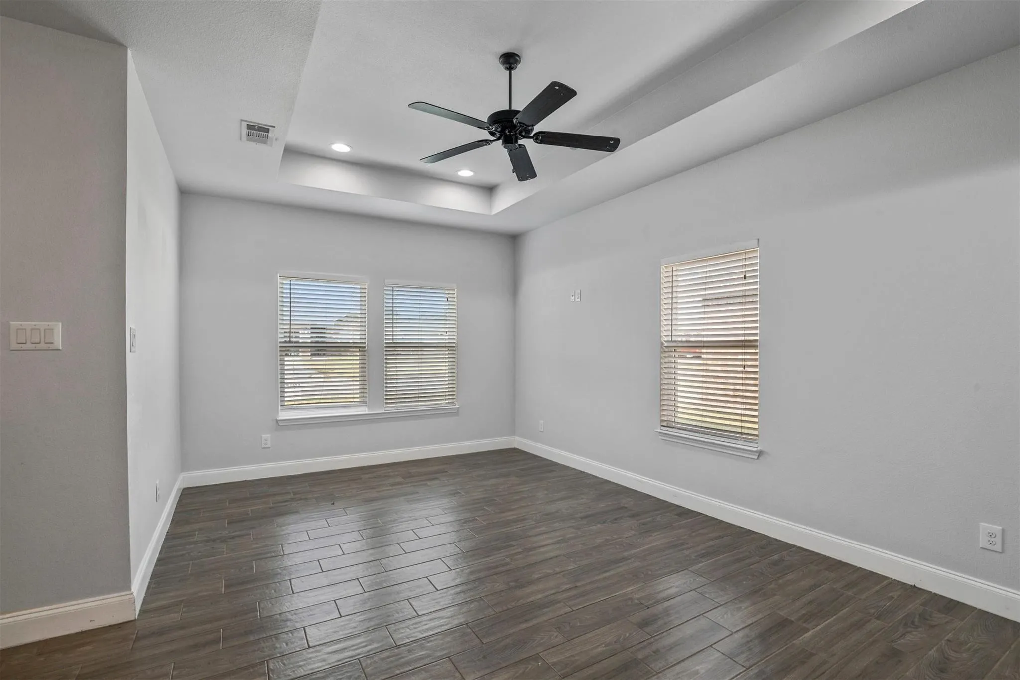 Single Family Residence For Rent in Hunt County , 4807 Henry Street, Greenville, Texas 75401, 3 Bedroom, 2 Bathroom, 2 Garage spaces, 1,559 Sqft, built in 2017, mls#21380780, Real Estate Agent in Greenville, Homes For Rent in Hunt county, Homes For Rent in Greenville, Realtor in Greenville Texas, Real Estate Brokerage Independent Realty Texas, Luminita Cordes Realtor