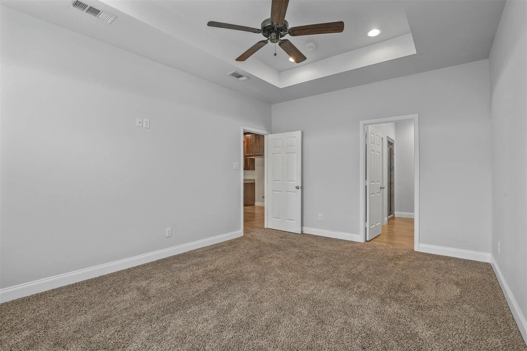 Single Family Residence For Rent in Hunt County , 4807 Henry Street, Greenville, Texas 75401, 3 Bedroom, 2 Bathroom, 2 Garage spaces, 1,559 Sqft, built in 2017, mls#21380780, Real Estate Agent in Greenville, Homes For Rent in Hunt county, Homes For Rent in Greenville, Realtor in Greenville Texas, Real Estate Brokerage Independent Realty Texas, Luminita Cordes Realtor