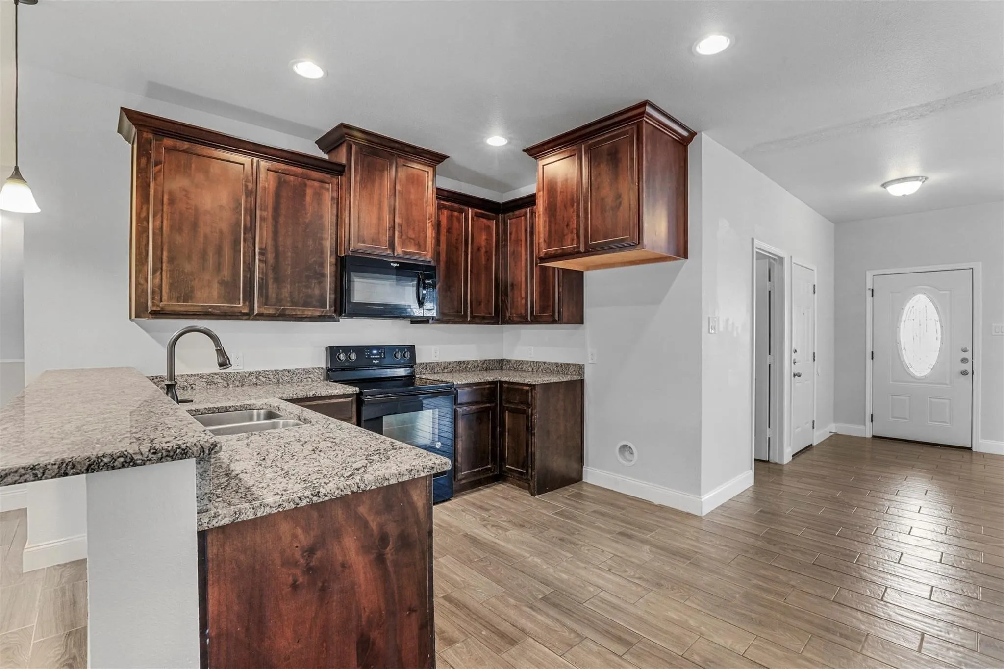 Single Family Residence For Rent in Hunt County , 4807 Henry Street, Greenville, Texas 75401, 3 Bedroom, 2 Bathroom, 2 Garage spaces, 1,559 Sqft, built in 2017, mls#21380780, Real Estate Agent in Greenville, Homes For Rent in Hunt county, Homes For Rent in Greenville, Realtor in Greenville Texas, Real Estate Brokerage Independent Realty Texas, Luminita Cordes Realtor