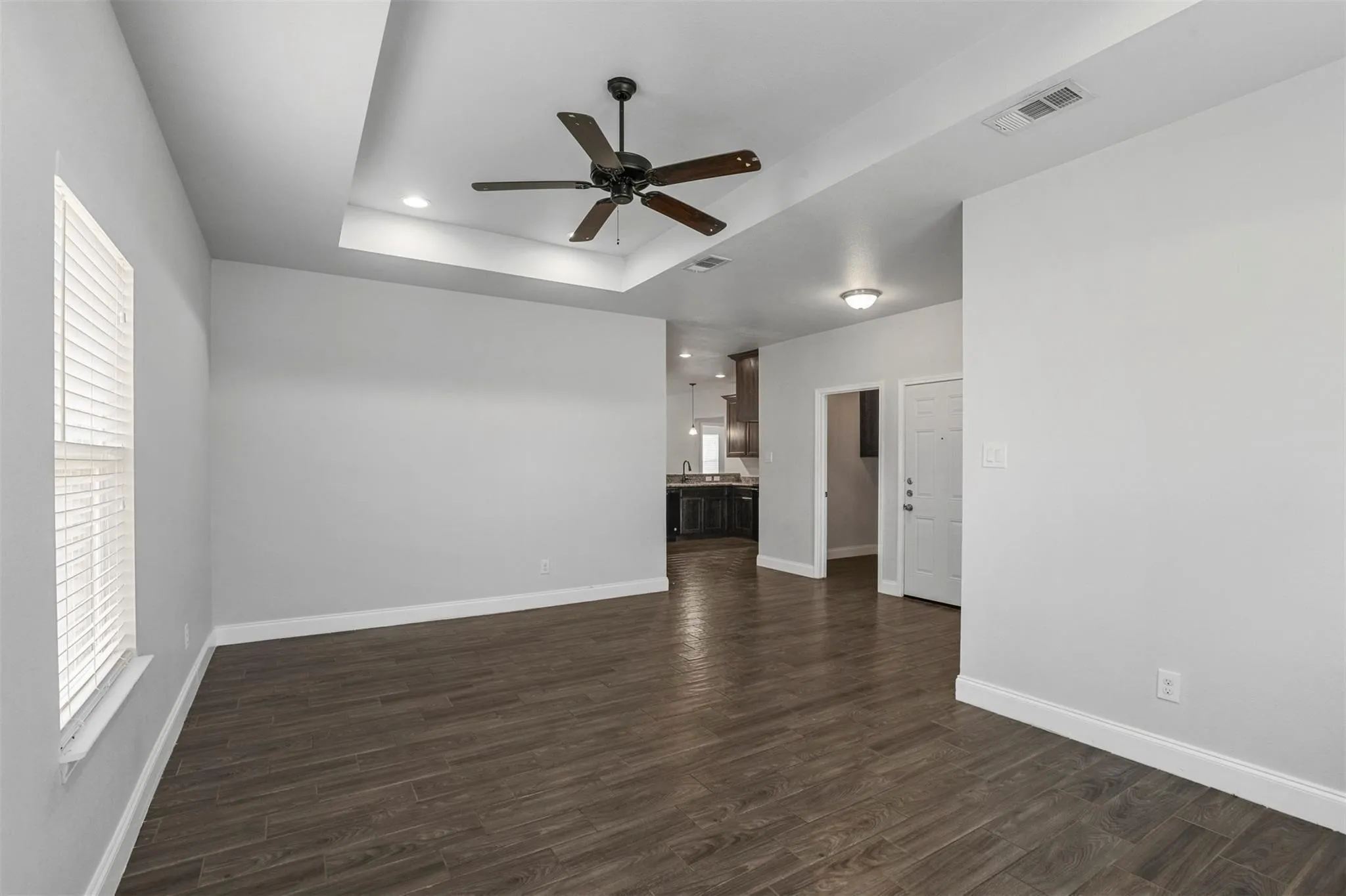 Single Family Residence For Rent in Hunt County , 4807 Henry Street, Greenville, Texas 75401, 3 Bedroom, 2 Bathroom, 2 Garage spaces, 1,559 Sqft, built in 2017, mls#21380780, Real Estate Agent in Greenville, Homes For Rent in Hunt county, Homes For Rent in Greenville, Realtor in Greenville Texas, Real Estate Brokerage Independent Realty Texas, Luminita Cordes Realtor