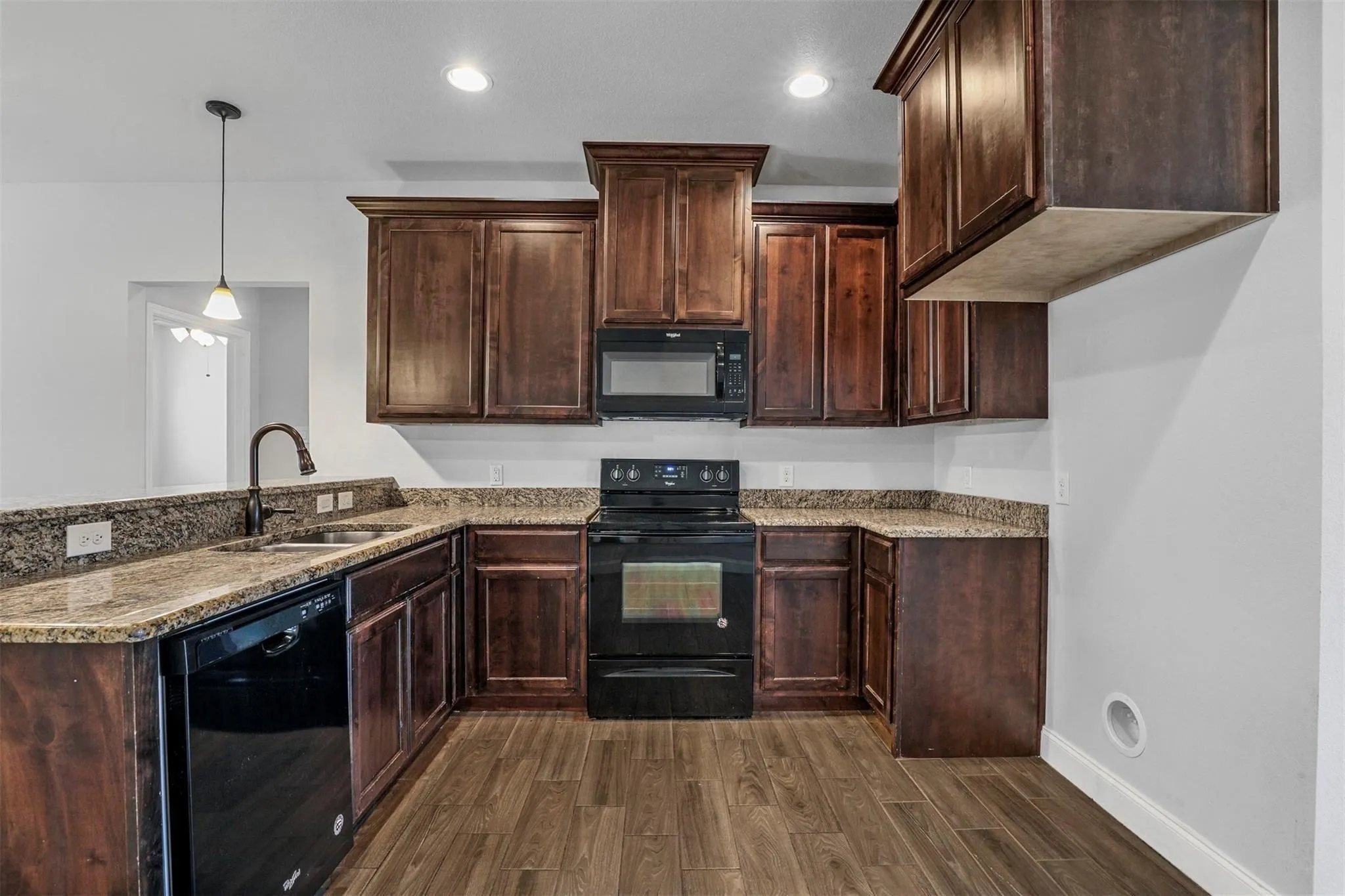 Single Family Residence For Rent in Hunt County , 4807 Henry Street, Greenville, Texas 75401, 3 Bedroom, 2 Bathroom, 2 Garage spaces, 1,559 Sqft, built in 2017, mls#21380780, Real Estate Agent in Greenville, Homes For Rent in Hunt county, Homes For Rent in Greenville, Realtor in Greenville Texas, Real Estate Brokerage Independent Realty Texas, Luminita Cordes Realtor