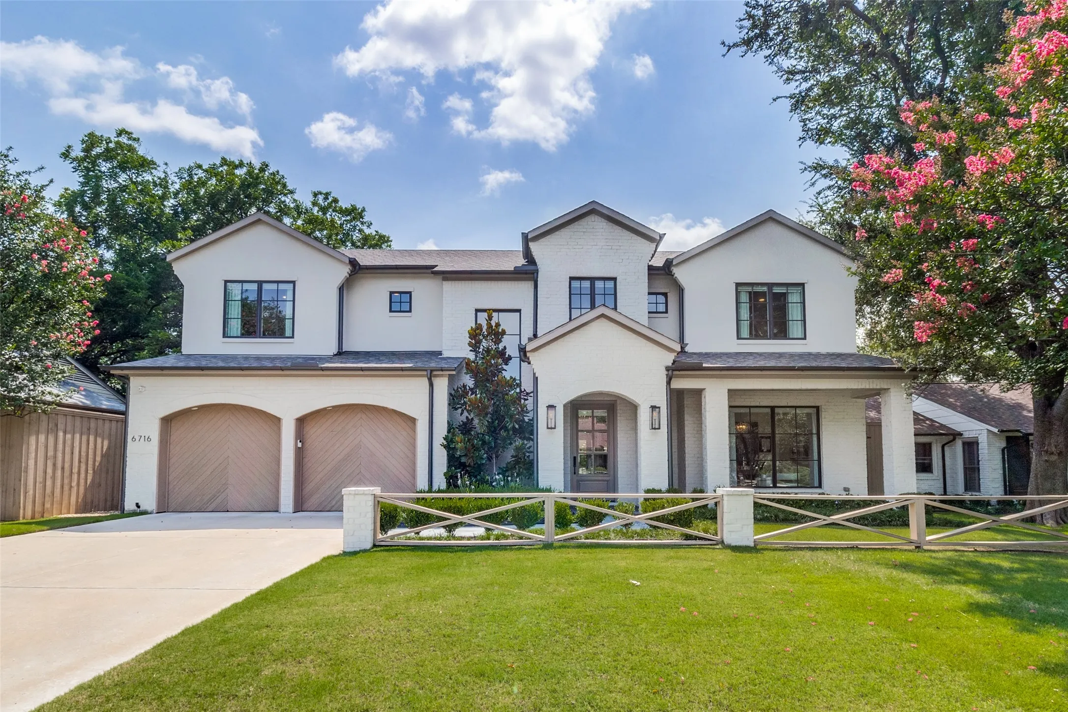 Single Family Residence For Sale in Dallas County , 6716 Oriole Drive, Dallas, Texas 75209, 4 Bedroom, 5 Bathroom, 2 Garage spaces, 4,718 Sqft, built in 2020, mls#21376641, Real Estate Agent in Dallas, Homes For Sale in Dallas county, Homes For Sale in Dallas, Realtor in Dallas Texas, Real Estate Brokerage Independent Realty Texas, Luminita Cordes Realtor