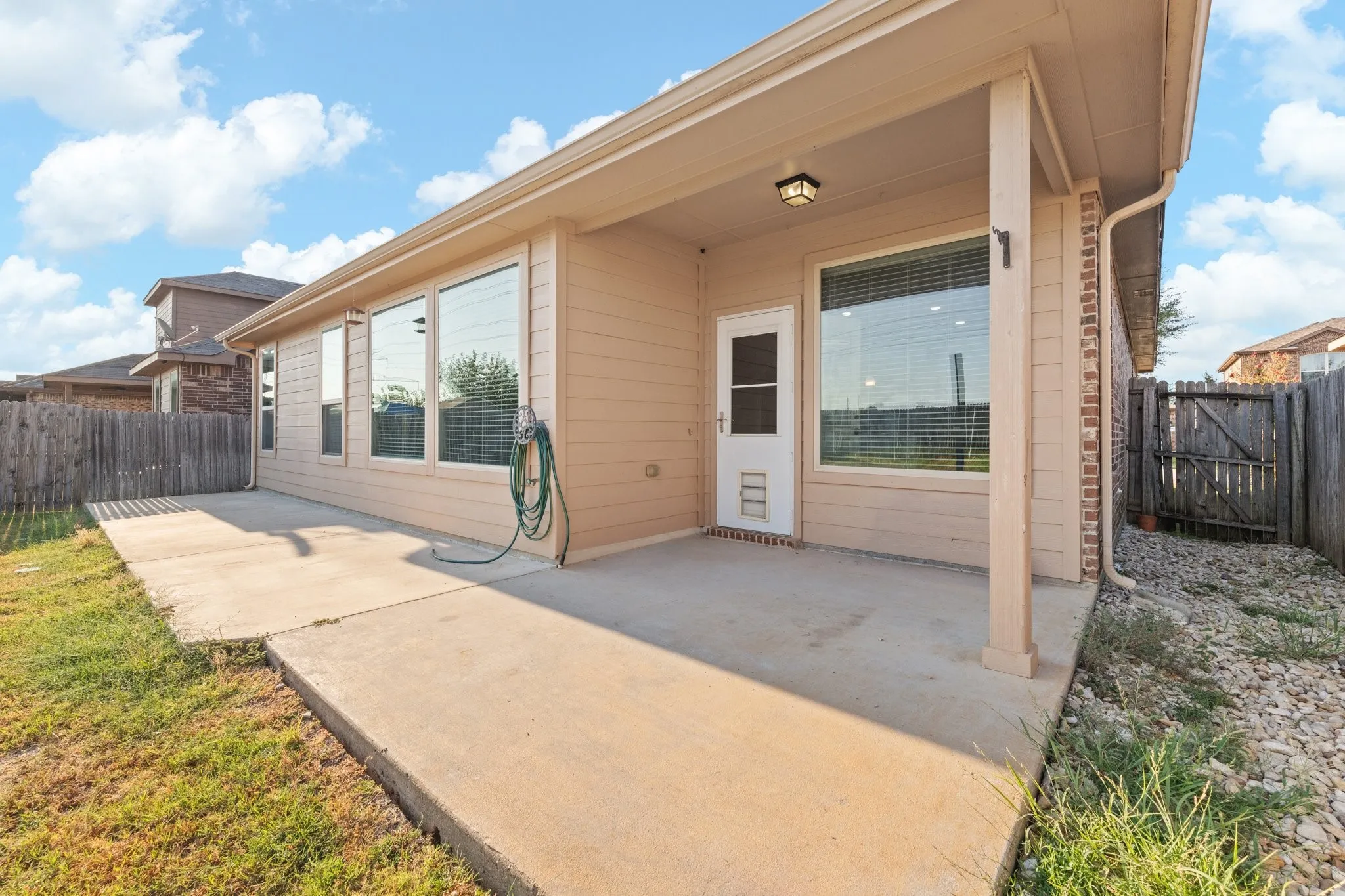 Single Family Residence For Sale in Tarrant County , 1105 Sierra Blanca Drive, Fort Worth, Texas 76028, 4 Bedroom, 2 Bathroom, 2 Garage spaces, 1,560 Sqft, built in 2015, mls#21374012, Real Estate Agent in Fort Worth, Homes For Sale in Tarrant county, Homes For Sale in Fort Worth, Realtor in Fort Worth Texas, Real Estate Brokerage Independent Realty Texas, Luminita Cordes Realtor
