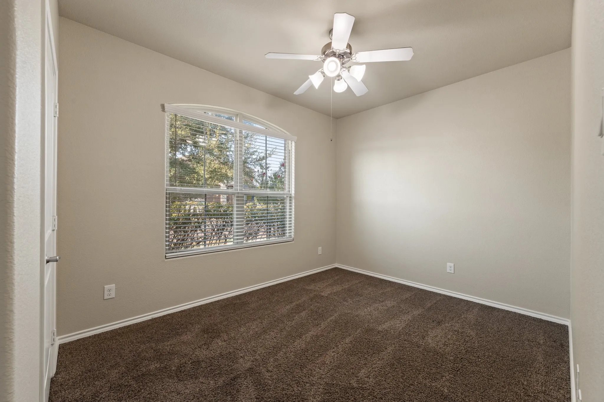 Single Family Residence For Sale in Tarrant County , 1105 Sierra Blanca Drive, Fort Worth, Texas 76028, 4 Bedroom, 2 Bathroom, 2 Garage spaces, 1,560 Sqft, built in 2015, mls#21374012, Real Estate Agent in Fort Worth, Homes For Sale in Tarrant county, Homes For Sale in Fort Worth, Realtor in Fort Worth Texas, Real Estate Brokerage Independent Realty Texas, Luminita Cordes Realtor