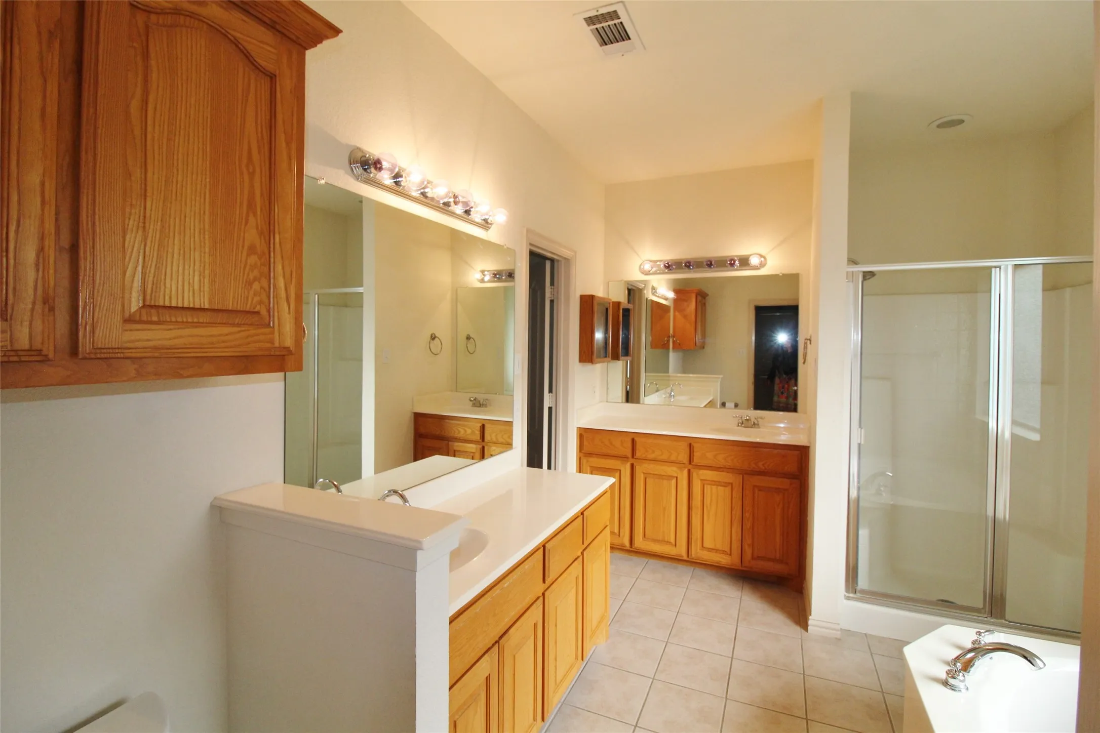 Single Family Residence For Rent in Ellis County , 6218 Bentwood Drive, Midlothian, Texas 76065, 4 Bedroom, 2 Bathroom, 2 Garage spaces, 1,860 Sqft, built in 2002, mls#21380790, Real Estate Agent in Midlothian, Homes For Rent in Ellis county, Homes For Rent in Midlothian, Realtor in Midlothian Texas, Real Estate Brokerage Independent Realty Texas, Luminita Cordes Realtor