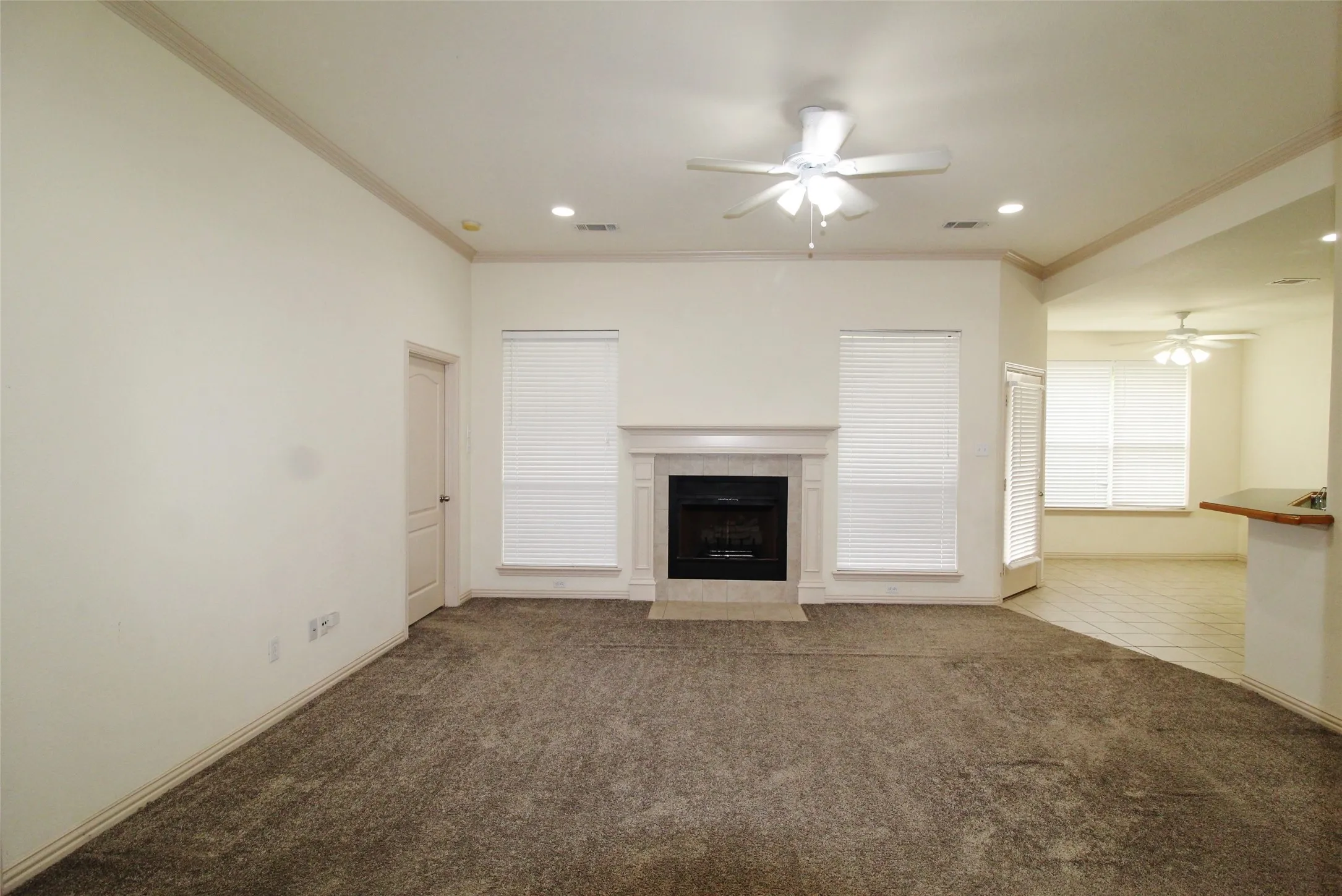 Single Family Residence For Rent in Ellis County , 6218 Bentwood Drive, Midlothian, Texas 76065, 4 Bedroom, 2 Bathroom, 2 Garage spaces, 1,860 Sqft, built in 2002, mls#21380790, Real Estate Agent in Midlothian, Homes For Rent in Ellis county, Homes For Rent in Midlothian, Realtor in Midlothian Texas, Real Estate Brokerage Independent Realty Texas, Luminita Cordes Realtor