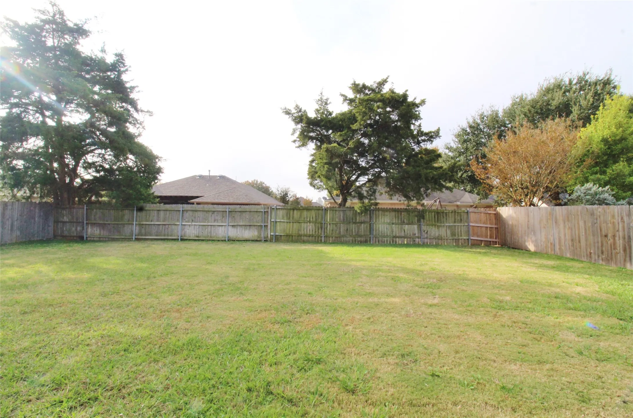 Single Family Residence For Rent in Ellis County , 6218 Bentwood Drive, Midlothian, Texas 76065, 4 Bedroom, 2 Bathroom, 2 Garage spaces, 1,860 Sqft, built in 2002, mls#21380790, Real Estate Agent in Midlothian, Homes For Rent in Ellis county, Homes For Rent in Midlothian, Realtor in Midlothian Texas, Real Estate Brokerage Independent Realty Texas, Luminita Cordes Realtor