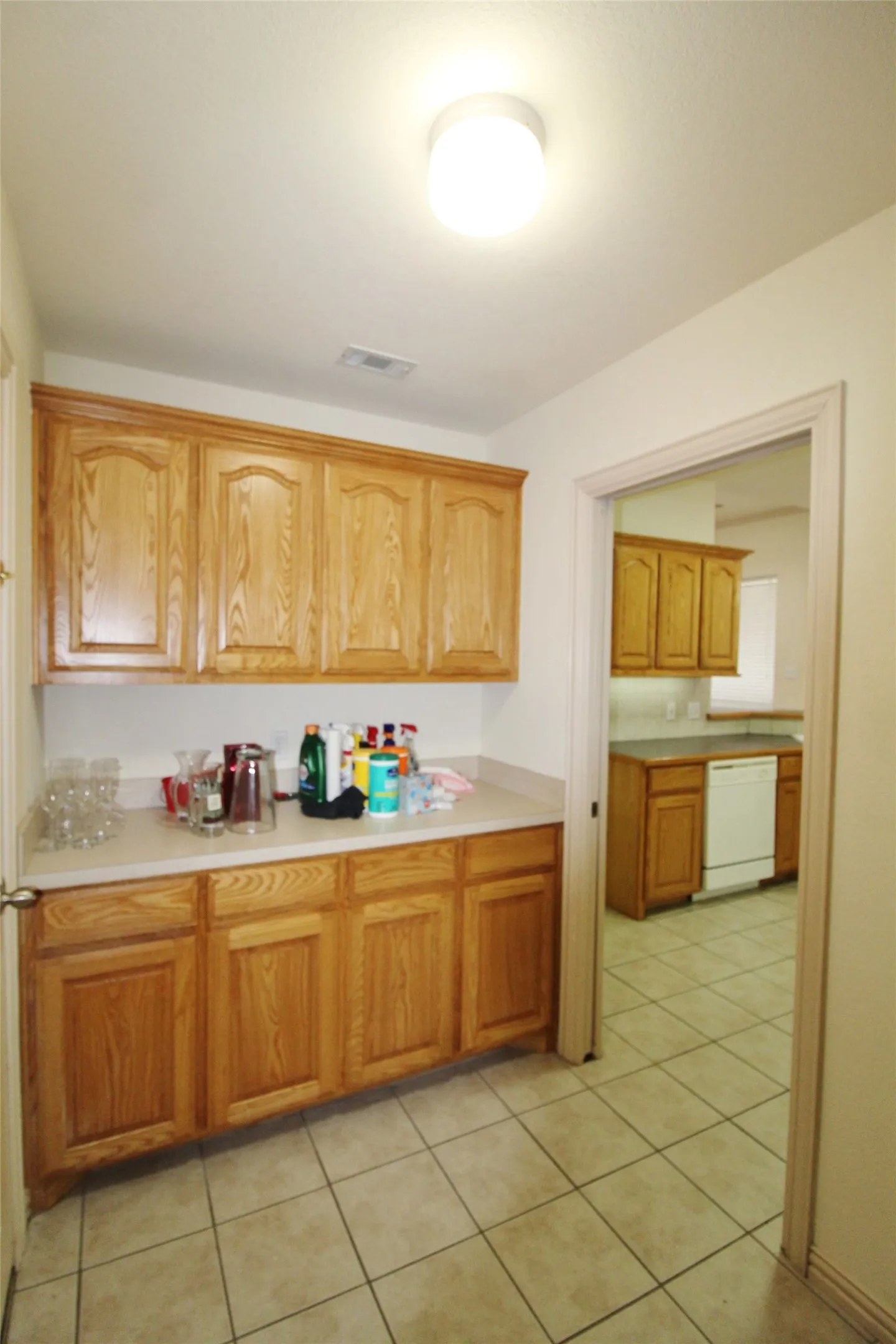 Single Family Residence For Rent in Ellis County , 6218 Bentwood Drive, Midlothian, Texas 76065, 4 Bedroom, 2 Bathroom, 2 Garage spaces, 1,860 Sqft, built in 2002, mls#21380790, Real Estate Agent in Midlothian, Homes For Rent in Ellis county, Homes For Rent in Midlothian, Realtor in Midlothian Texas, Real Estate Brokerage Independent Realty Texas, Luminita Cordes Realtor