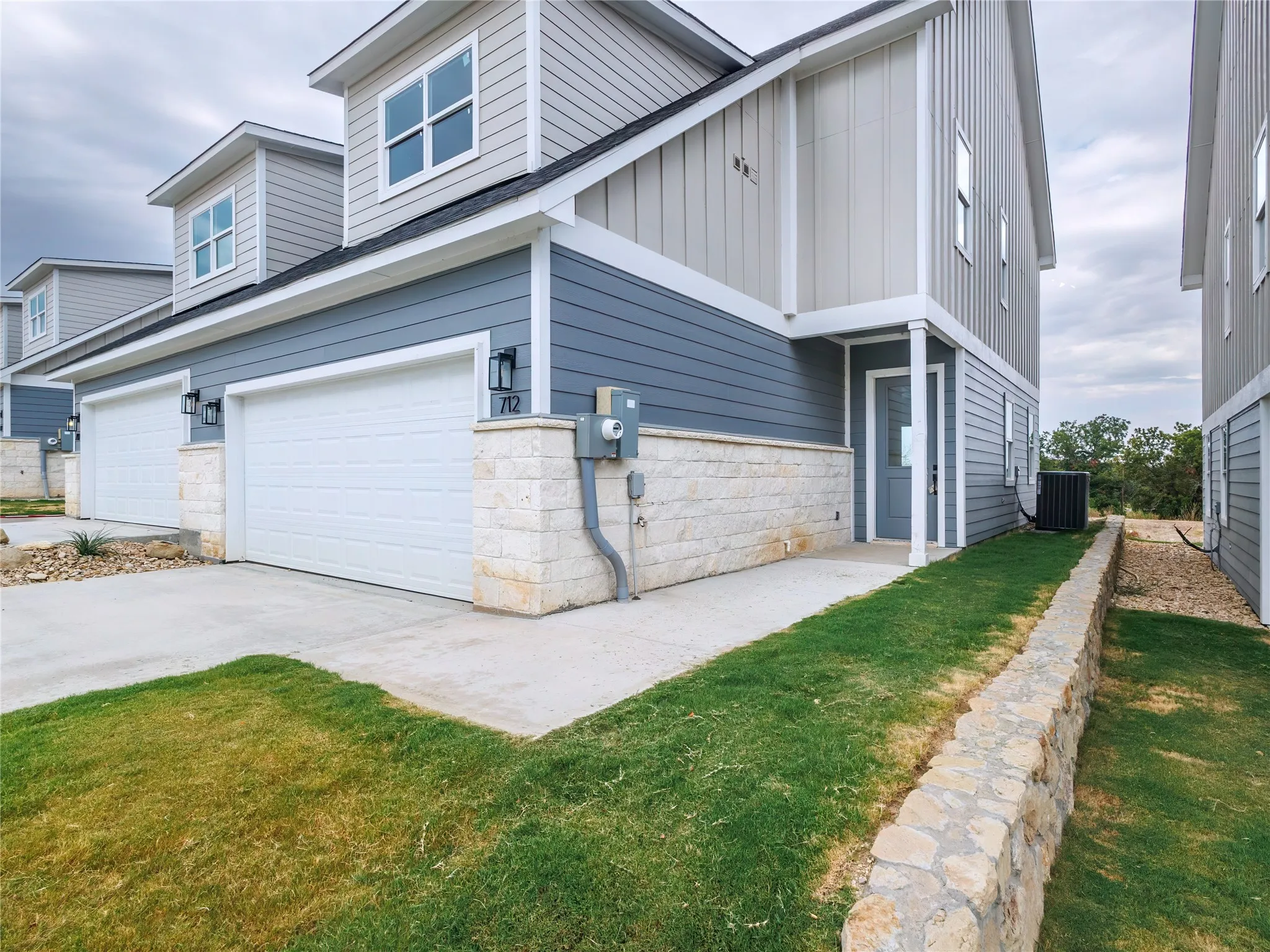 Single Family Residence For Sale in Hamilton County , 712 N Sycamore, Hico, Texas 76457, 3 Bedroom, 3 Bathroom, 2 Garage spaces, 1,608 Sqft, built in 2025, mls#21380791, Real Estate Agent in Hico, Homes For Sale in Hamilton county, Homes For Sale in Hico, Realtor in Hico Texas, Real Estate Brokerage Independent Realty Texas, Luminita Cordes Realtor