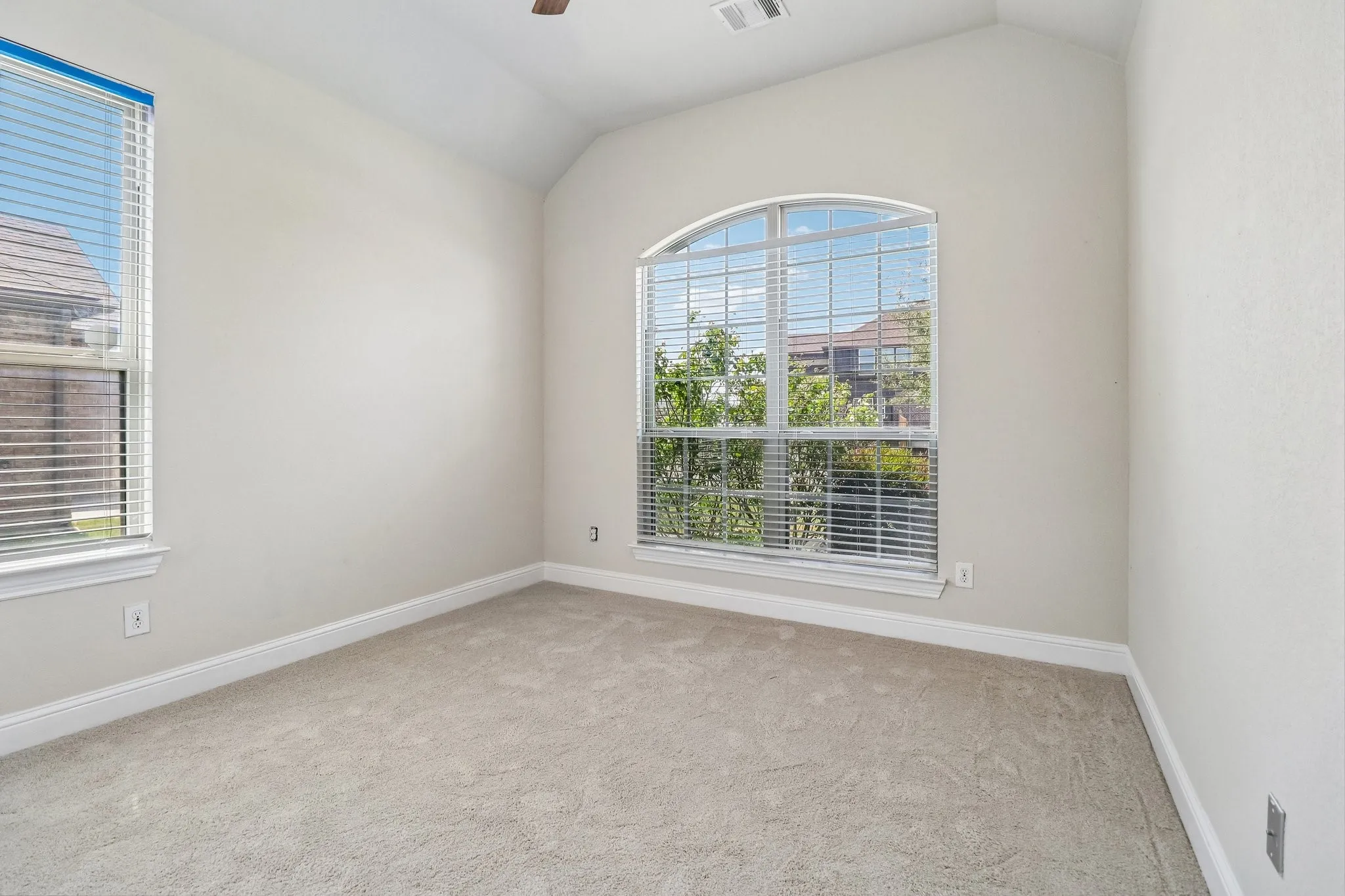 Single Family Residence For Sale in Tarrant County , 609 Richard Street, Crowley, Texas 76036, 4 Bedroom, 2 Bathroom, 2 Garage spaces, 2,357 Sqft, built in 2019, mls#21377370, Real Estate Agent in Crowley, Homes For Sale in Tarrant county, Homes For Sale in Crowley, Realtor in Crowley Texas, Real Estate Brokerage Independent Realty Texas, Luminita Cordes Realtor