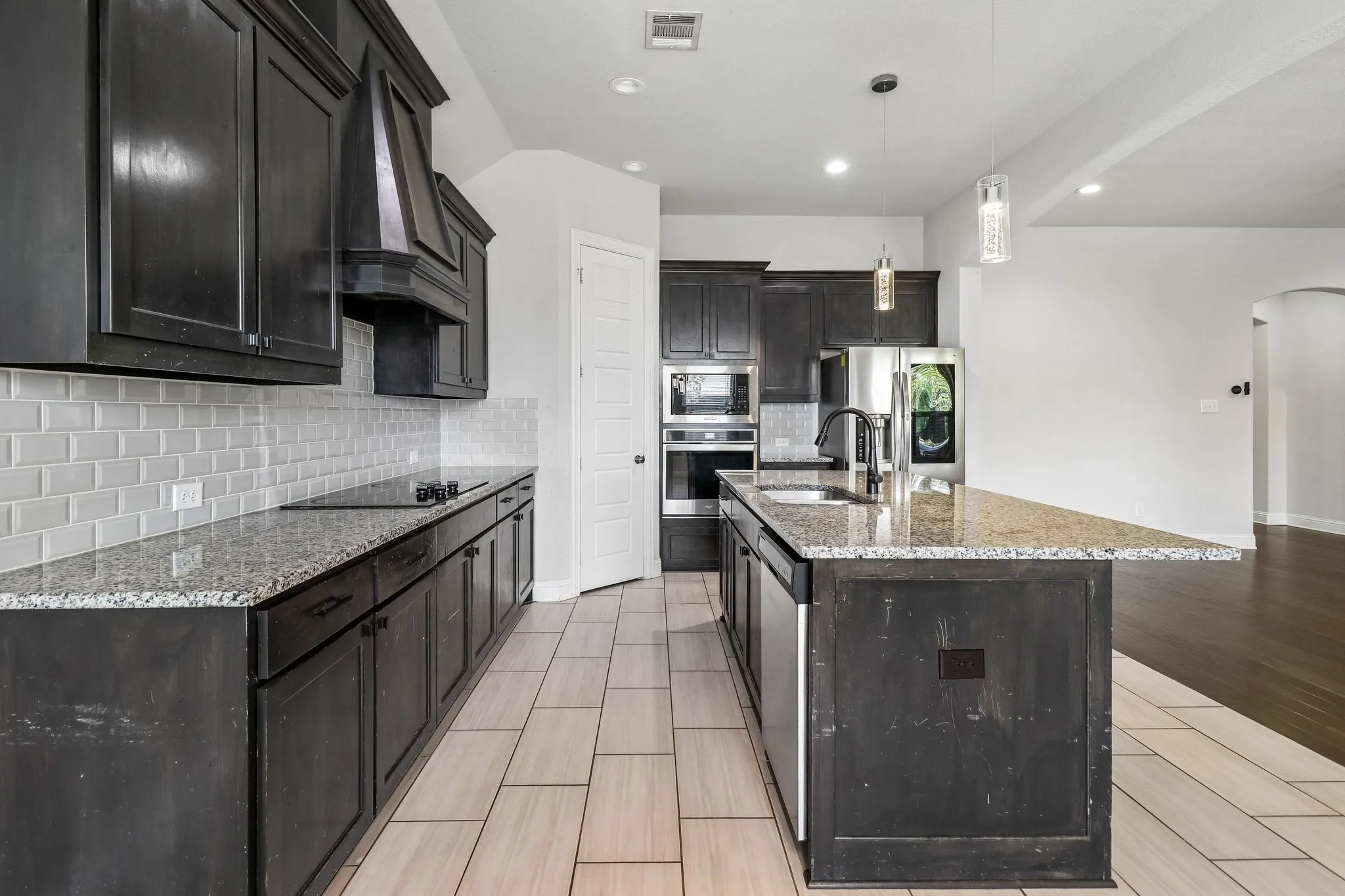 Single Family Residence For Sale in Tarrant County , 609 Richard Street, Crowley, Texas 76036, 4 Bedroom, 2 Bathroom, 2 Garage spaces, 2,357 Sqft, built in 2019, mls#21377370, Real Estate Agent in Crowley, Homes For Sale in Tarrant county, Homes For Sale in Crowley, Realtor in Crowley Texas, Real Estate Brokerage Independent Realty Texas, Luminita Cordes Realtor