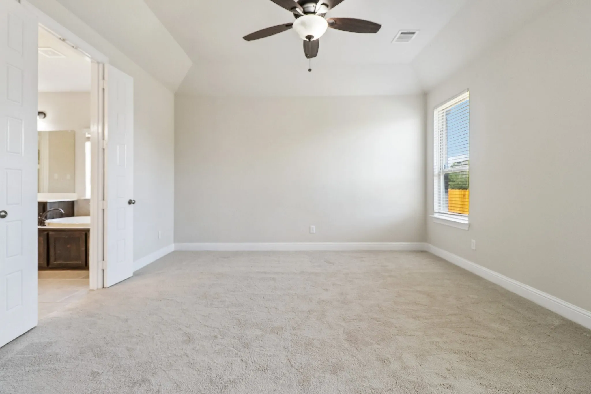 Single Family Residence For Sale in Tarrant County , 609 Richard Street, Crowley, Texas 76036, 4 Bedroom, 2 Bathroom, 2 Garage spaces, 2,357 Sqft, built in 2019, mls#21377370, Real Estate Agent in Crowley, Homes For Sale in Tarrant county, Homes For Sale in Crowley, Realtor in Crowley Texas, Real Estate Brokerage Independent Realty Texas, Luminita Cordes Realtor