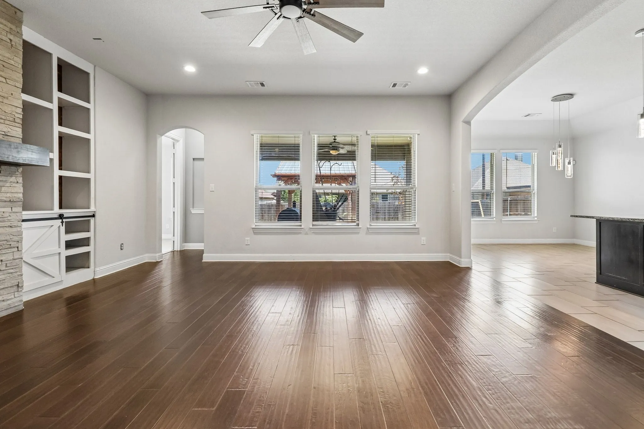 Single Family Residence For Sale in Tarrant County , 609 Richard Street, Crowley, Texas 76036, 4 Bedroom, 2 Bathroom, 2 Garage spaces, 2,357 Sqft, built in 2019, mls#21377370, Real Estate Agent in Crowley, Homes For Sale in Tarrant county, Homes For Sale in Crowley, Realtor in Crowley Texas, Real Estate Brokerage Independent Realty Texas, Luminita Cordes Realtor