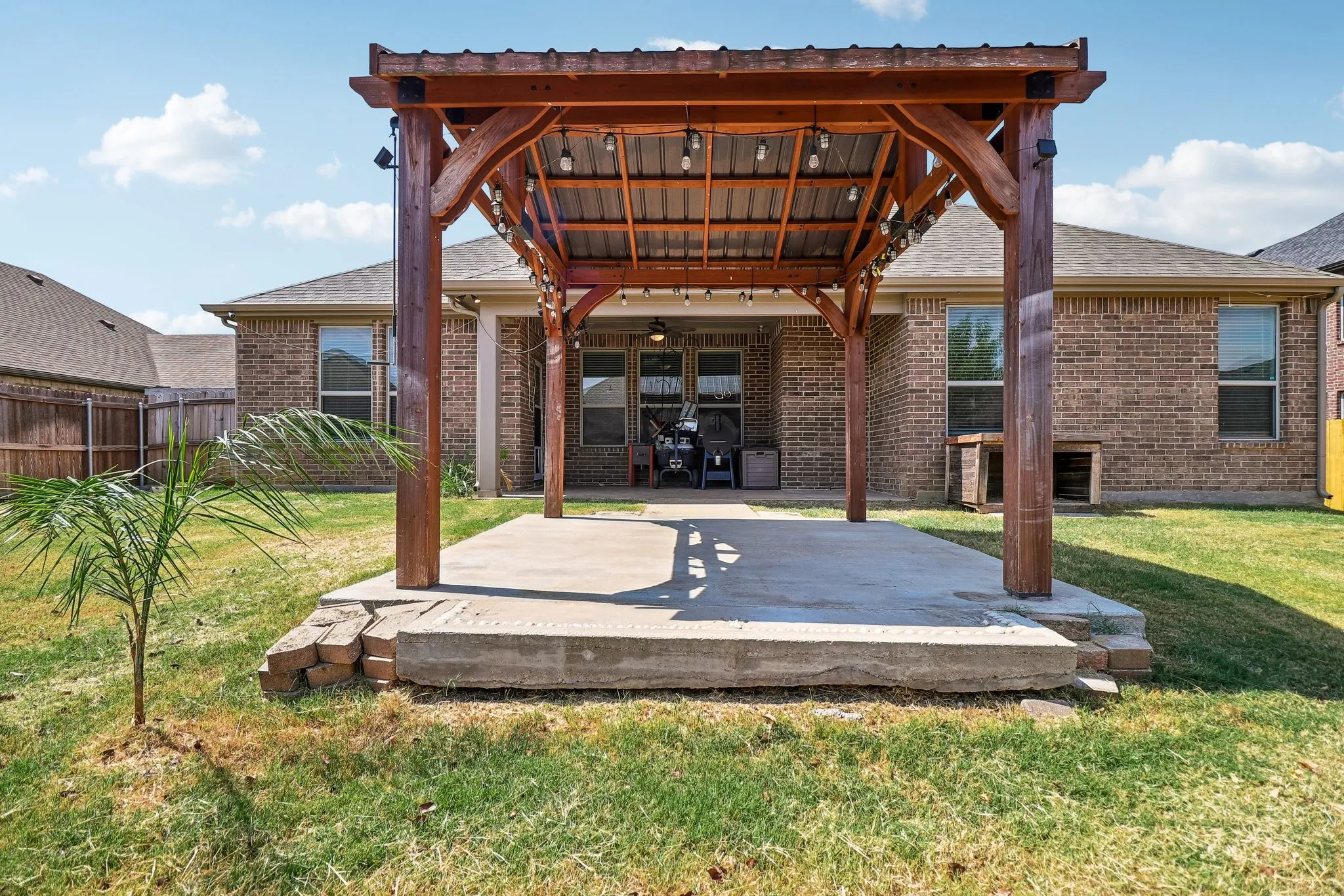 Single Family Residence For Sale in Tarrant County , 609 Richard Street, Crowley, Texas 76036, 4 Bedroom, 2 Bathroom, 2 Garage spaces, 2,357 Sqft, built in 2019, mls#21377370, Real Estate Agent in Crowley, Homes For Sale in Tarrant county, Homes For Sale in Crowley, Realtor in Crowley Texas, Real Estate Brokerage Independent Realty Texas, Luminita Cordes Realtor