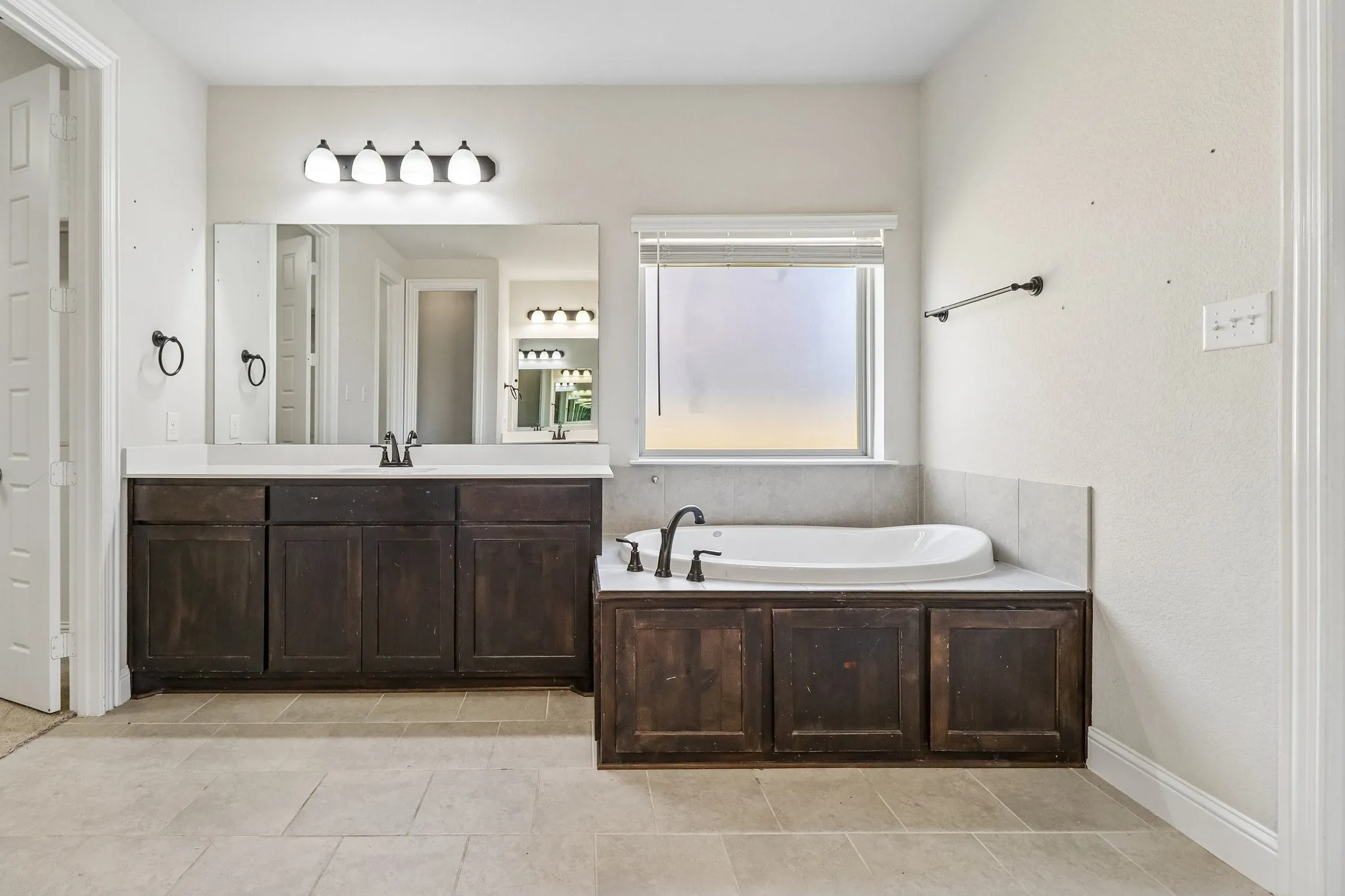 Single Family Residence For Sale in Tarrant County , 609 Richard Street, Crowley, Texas 76036, 4 Bedroom, 2 Bathroom, 2 Garage spaces, 2,357 Sqft, built in 2019, mls#21377370, Real Estate Agent in Crowley, Homes For Sale in Tarrant county, Homes For Sale in Crowley, Realtor in Crowley Texas, Real Estate Brokerage Independent Realty Texas, Luminita Cordes Realtor