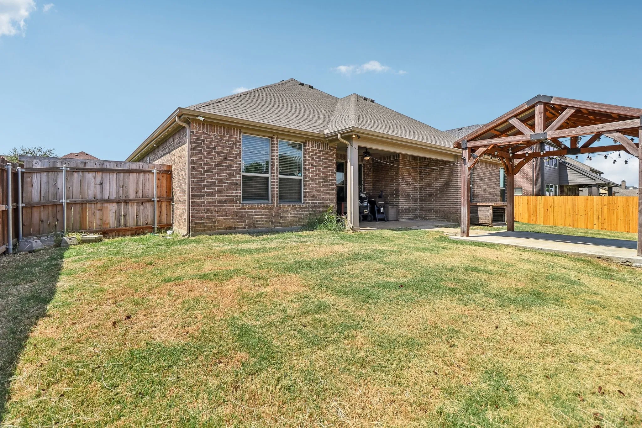 Single Family Residence For Sale in Tarrant County , 609 Richard Street, Crowley, Texas 76036, 4 Bedroom, 2 Bathroom, 2 Garage spaces, 2,357 Sqft, built in 2019, mls#21377370, Real Estate Agent in Crowley, Homes For Sale in Tarrant county, Homes For Sale in Crowley, Realtor in Crowley Texas, Real Estate Brokerage Independent Realty Texas, Luminita Cordes Realtor