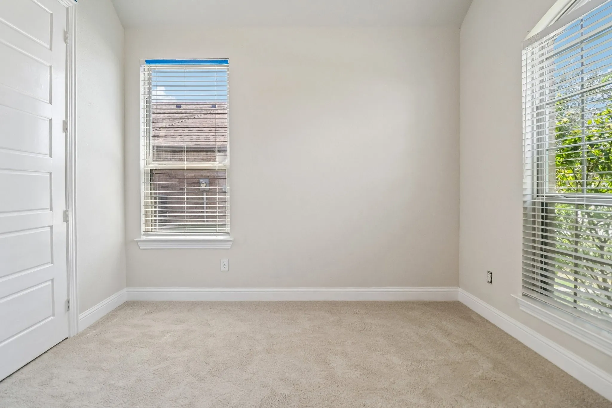Single Family Residence For Sale in Tarrant County , 609 Richard Street, Crowley, Texas 76036, 4 Bedroom, 2 Bathroom, 2 Garage spaces, 2,357 Sqft, built in 2019, mls#21377370, Real Estate Agent in Crowley, Homes For Sale in Tarrant county, Homes For Sale in Crowley, Realtor in Crowley Texas, Real Estate Brokerage Independent Realty Texas, Luminita Cordes Realtor