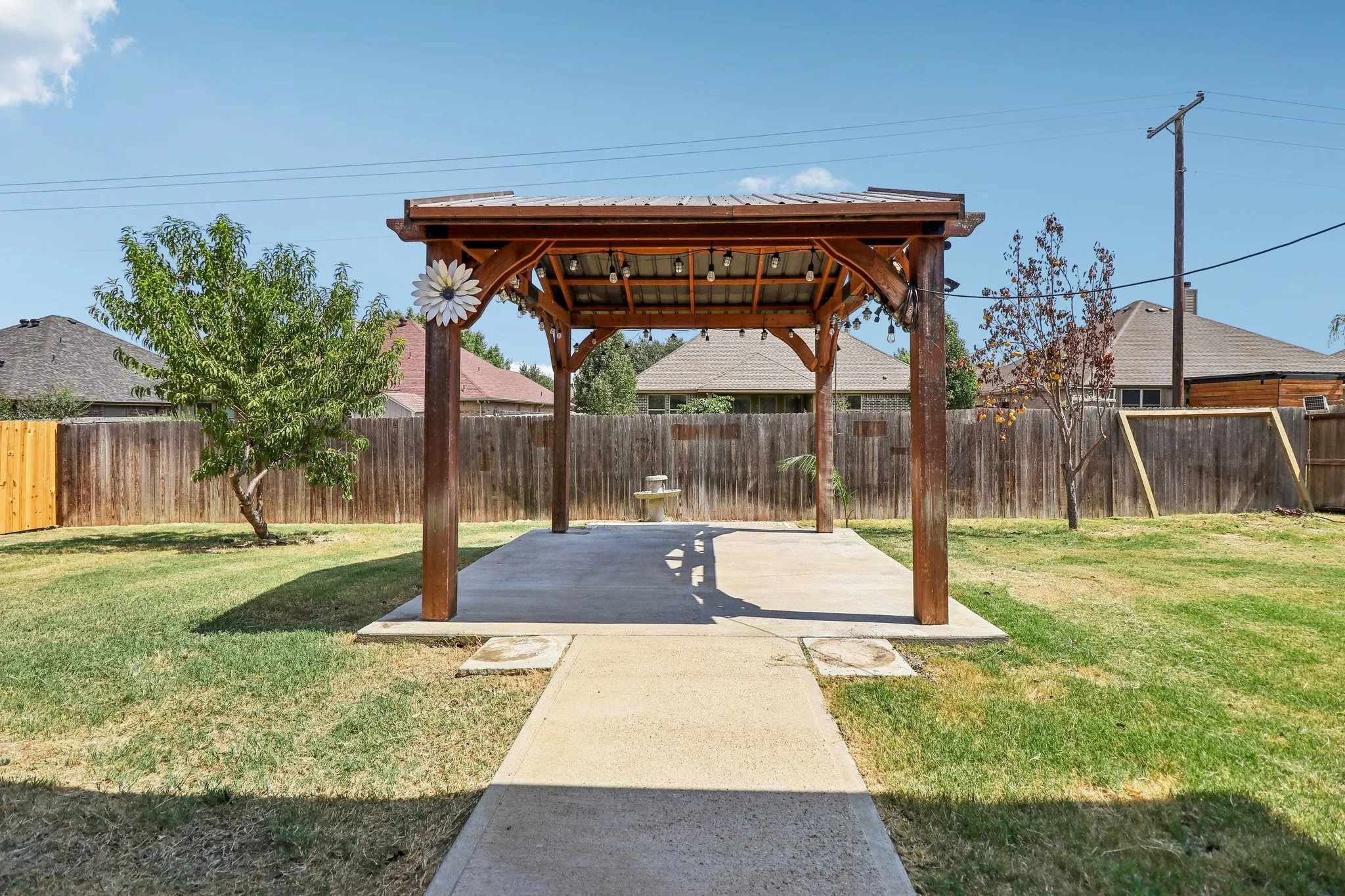 Single Family Residence For Sale in Tarrant County , 609 Richard Street, Crowley, Texas 76036, 4 Bedroom, 2 Bathroom, 2 Garage spaces, 2,357 Sqft, built in 2019, mls#21377370, Real Estate Agent in Crowley, Homes For Sale in Tarrant county, Homes For Sale in Crowley, Realtor in Crowley Texas, Real Estate Brokerage Independent Realty Texas, Luminita Cordes Realtor