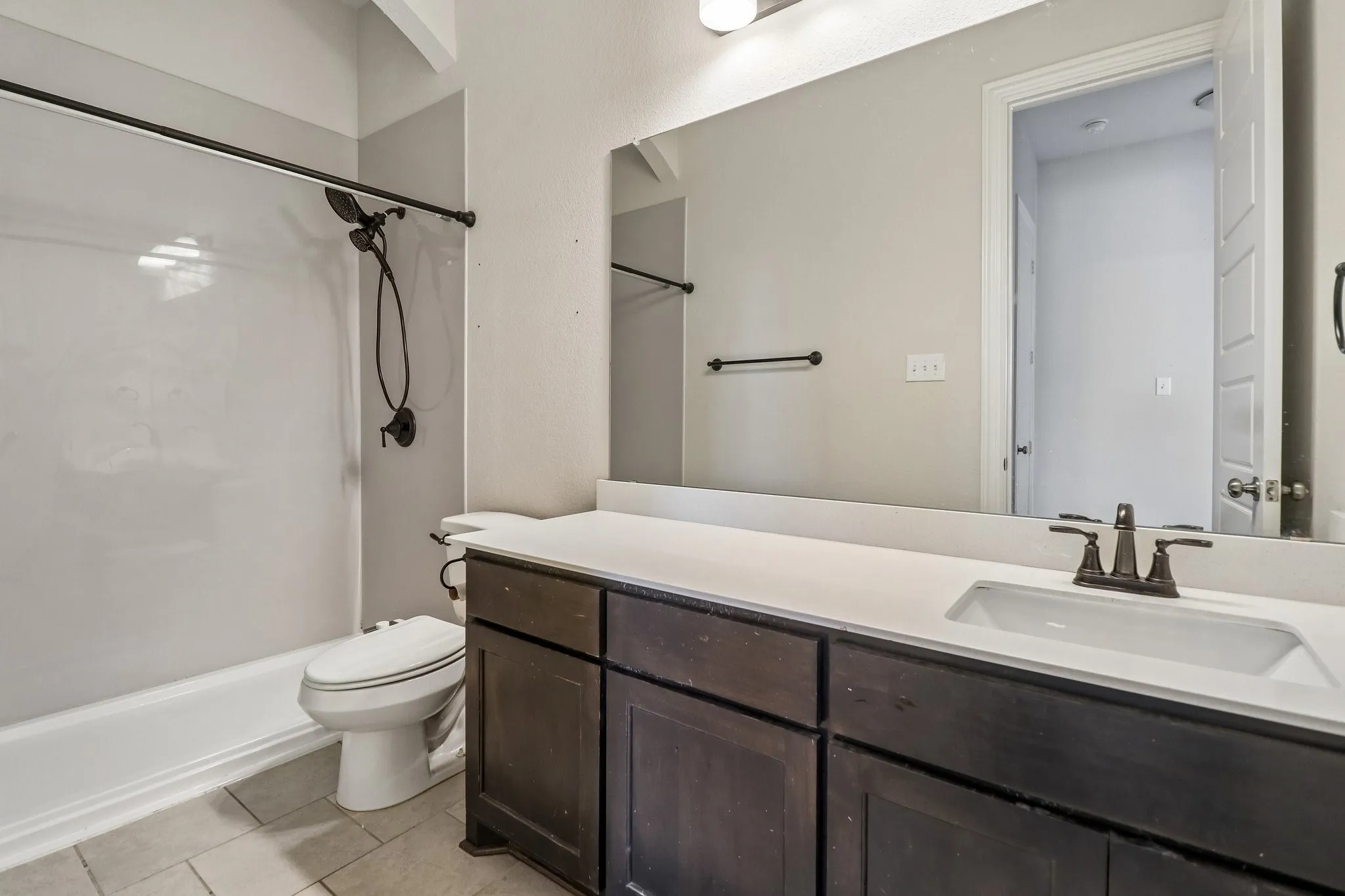 Single Family Residence For Sale in Tarrant County , 609 Richard Street, Crowley, Texas 76036, 4 Bedroom, 2 Bathroom, 2 Garage spaces, 2,357 Sqft, built in 2019, mls#21377370, Real Estate Agent in Crowley, Homes For Sale in Tarrant county, Homes For Sale in Crowley, Realtor in Crowley Texas, Real Estate Brokerage Independent Realty Texas, Luminita Cordes Realtor