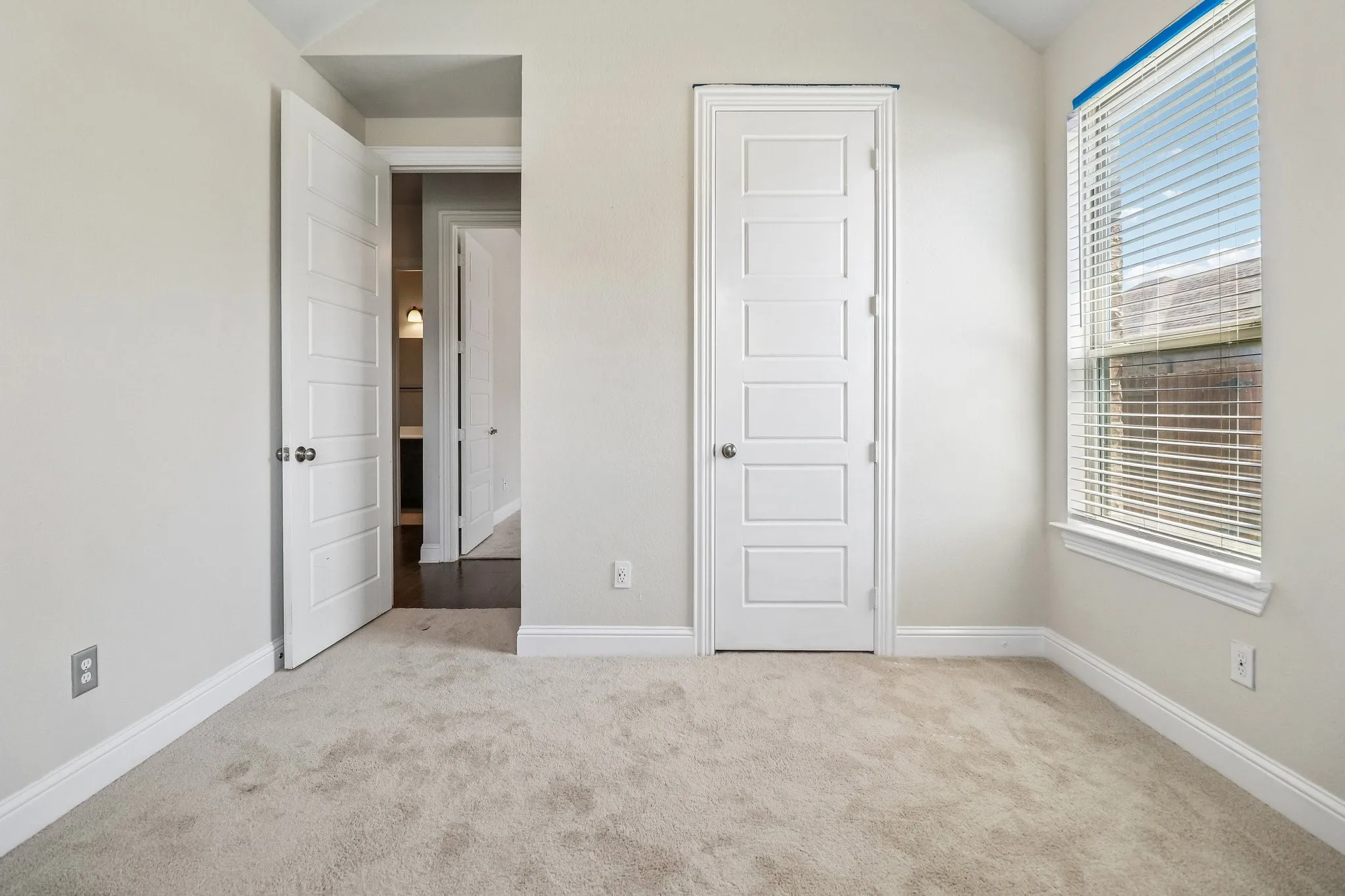 Single Family Residence For Sale in Tarrant County , 609 Richard Street, Crowley, Texas 76036, 4 Bedroom, 2 Bathroom, 2 Garage spaces, 2,357 Sqft, built in 2019, mls#21377370, Real Estate Agent in Crowley, Homes For Sale in Tarrant county, Homes For Sale in Crowley, Realtor in Crowley Texas, Real Estate Brokerage Independent Realty Texas, Luminita Cordes Realtor